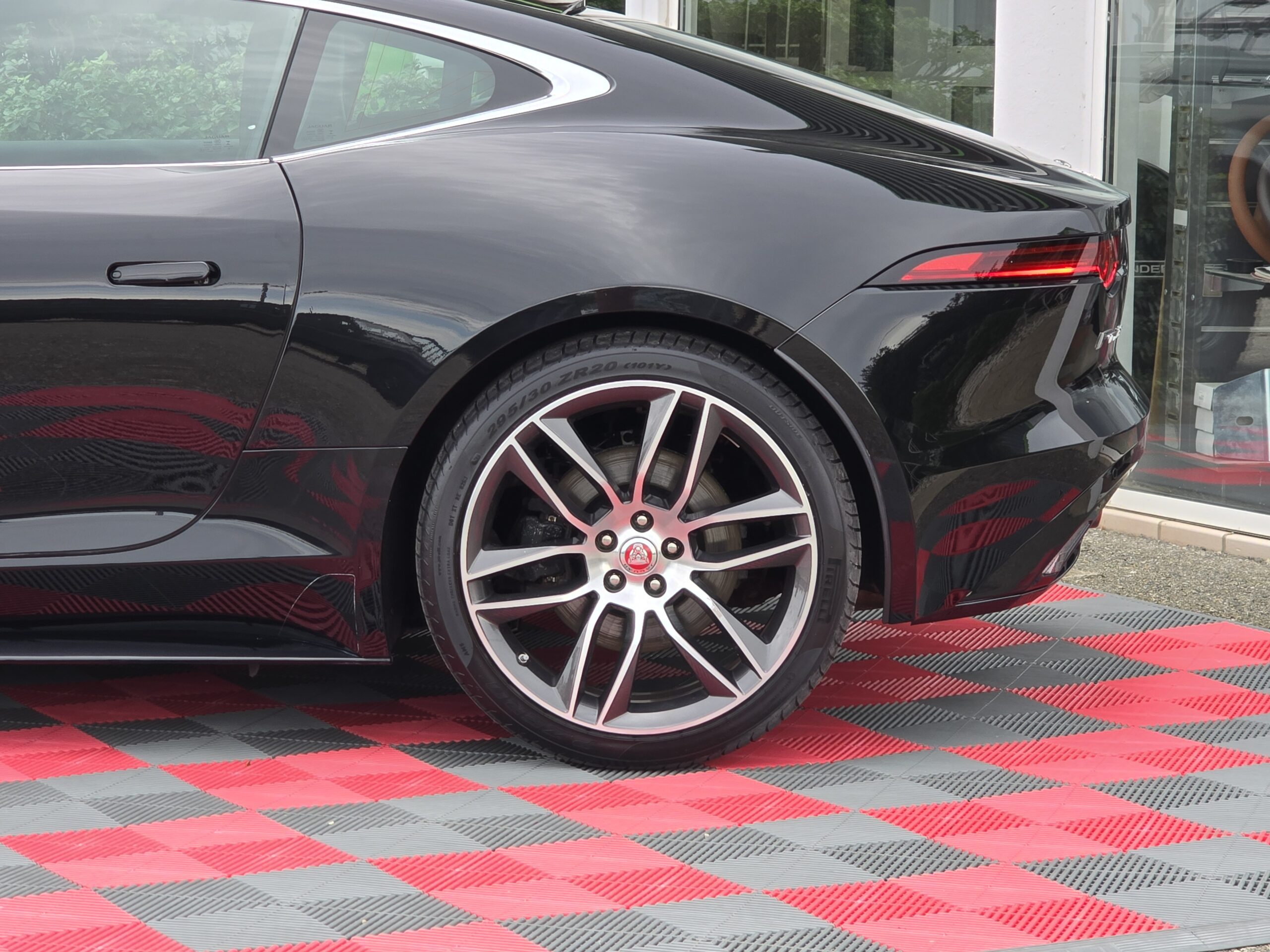 Photo Jaguar F-type Coupé P 380 R-Dynamic AWD BVA8