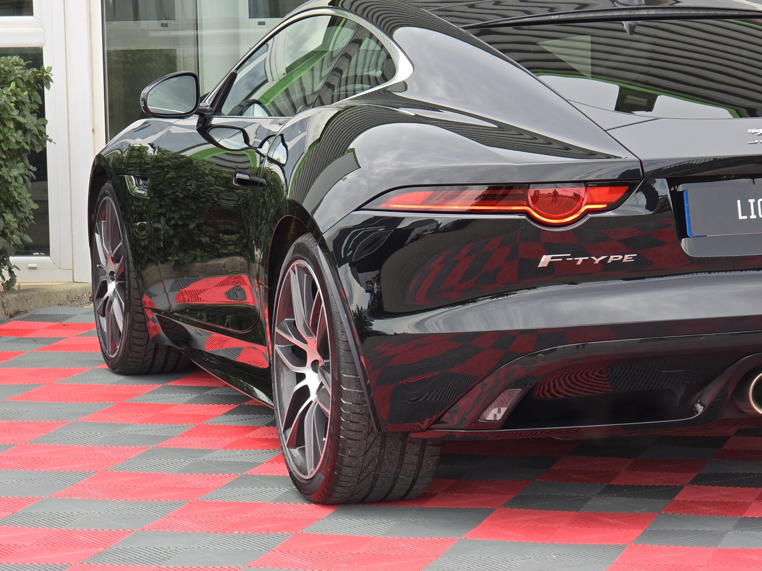 Photo Jaguar F-type Coupé P 380 R-Dynamic AWD BVA8