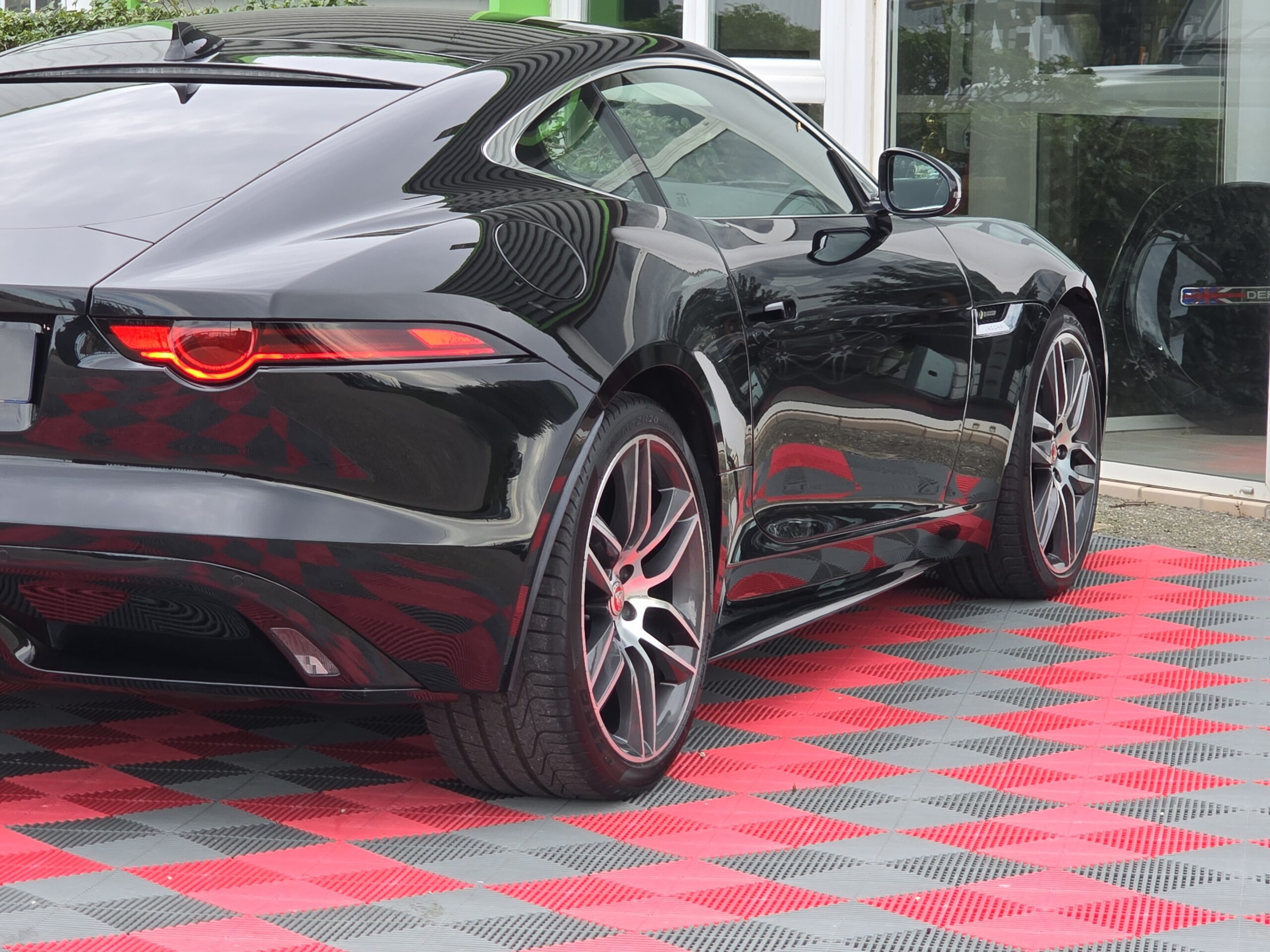 Photo Jaguar F-type Coupé P 380 R-Dynamic AWD BVA8
