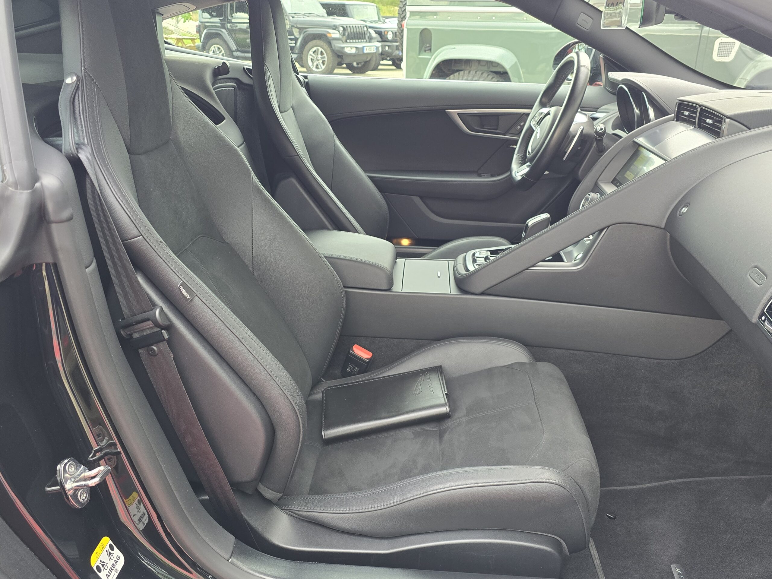 Photo Jaguar F-type Coupé P 380 R-Dynamic AWD BVA8
