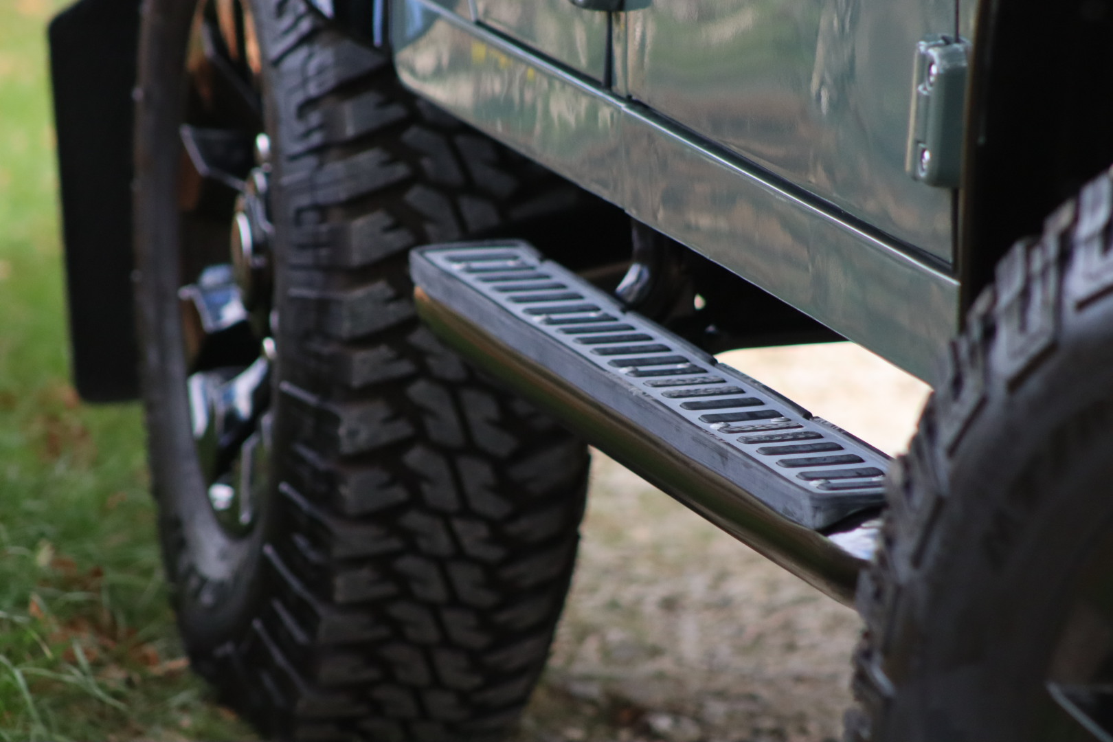 Photo Land Rover Defender 110 td4 2.2 SW 5 places "Keswick Green" TVA RECUPERABLE