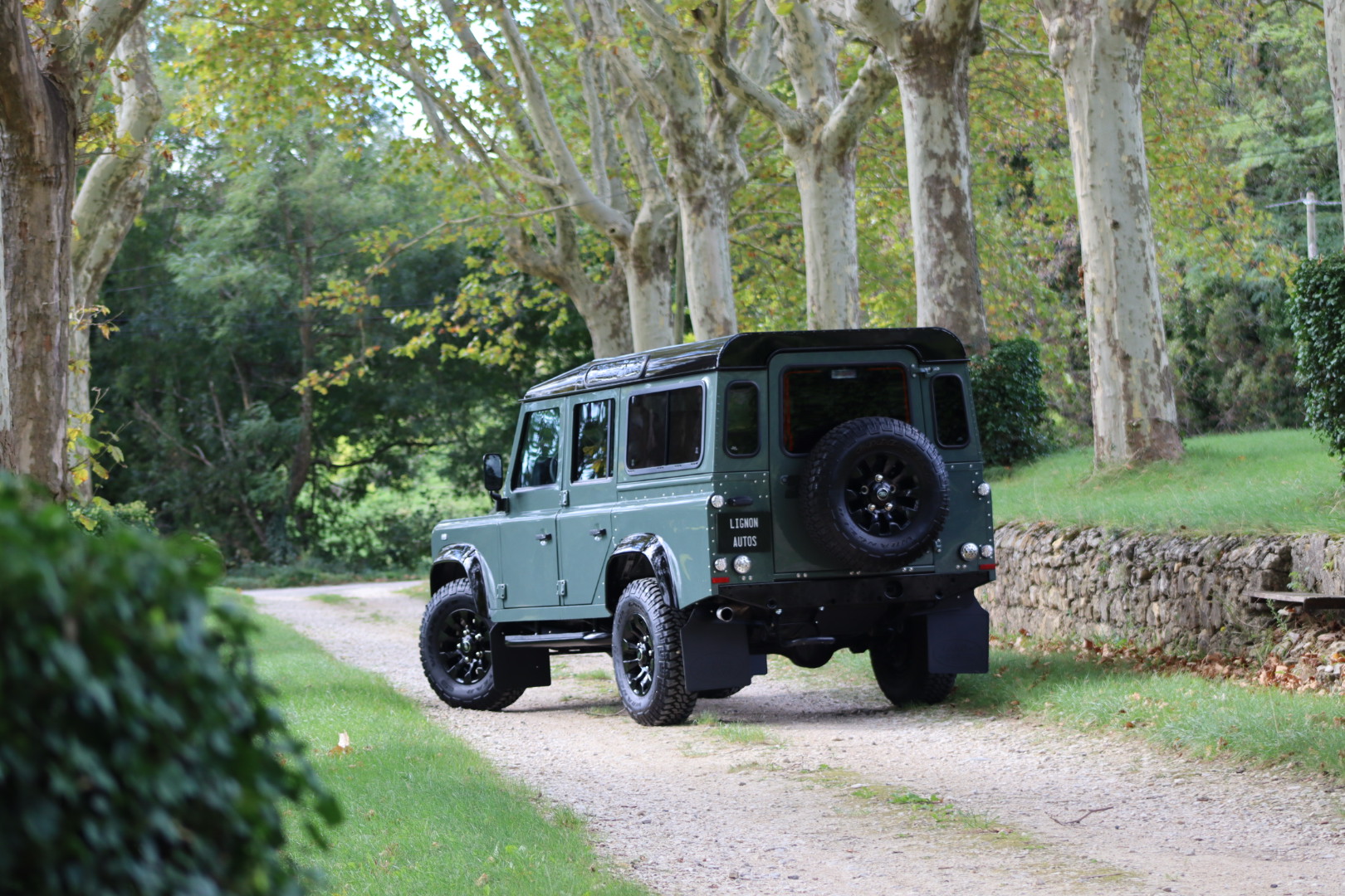 Photo Land Rover Defender 110 td4 2.2 SW 5 places "Keswick Green" TVA RECUPERABLE