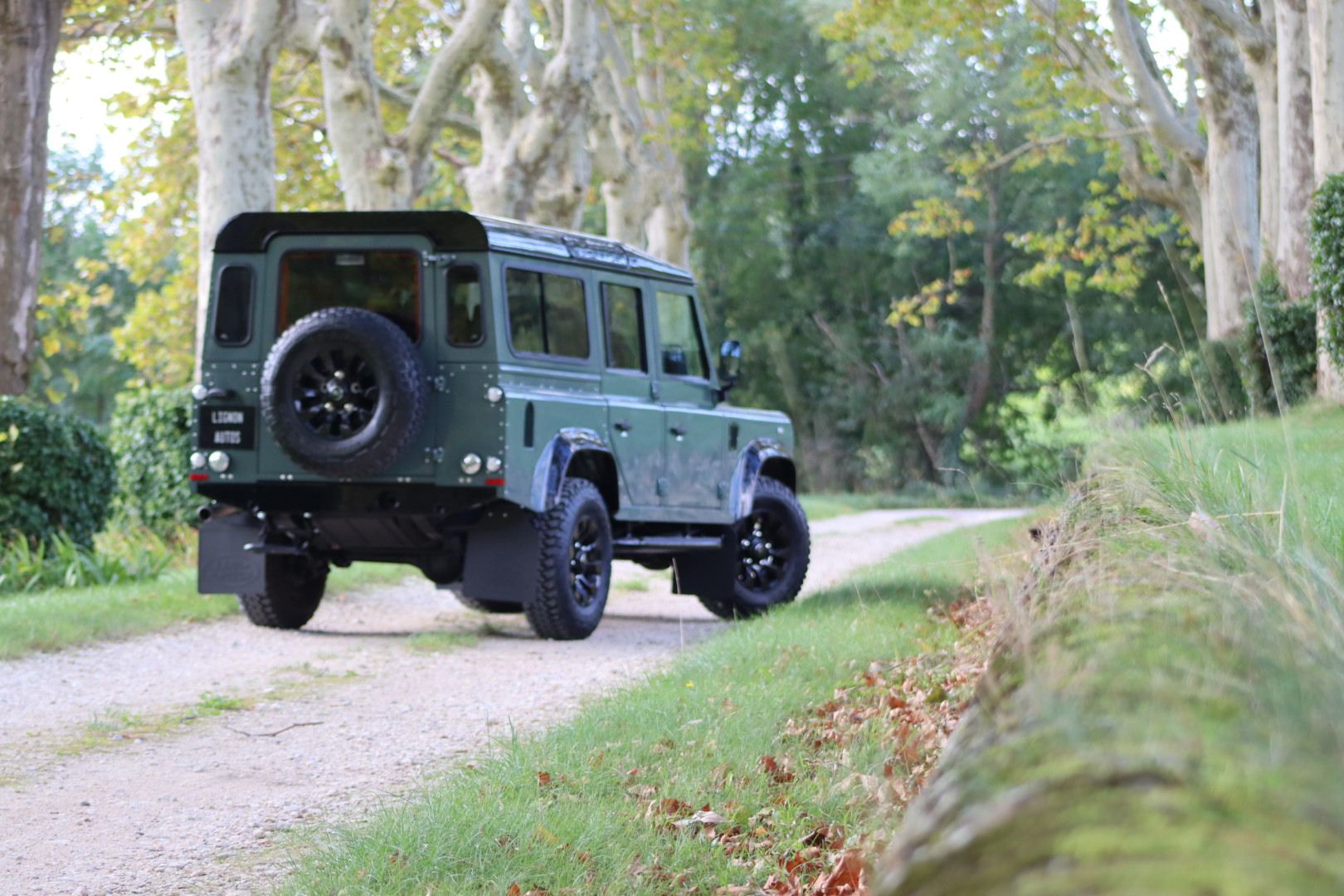 Photo Land Rover Defender 110 td4 2.2 SW 5 places "Keswick Green" TVA RECUPERABLE