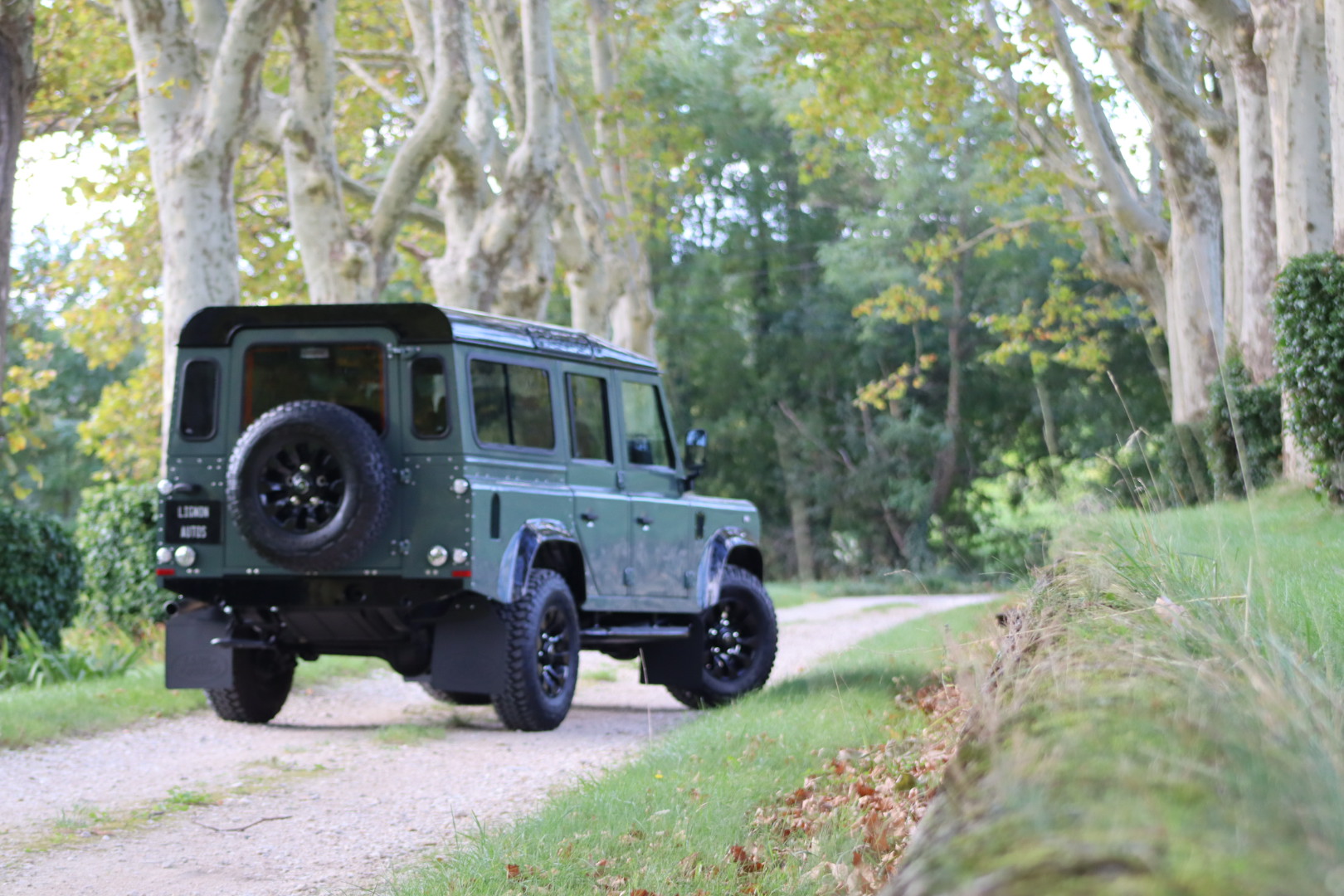 Photo Land Rover Defender 110 td4 2.2 SW 5 places "Keswick Green" TVA RECUPERABLE