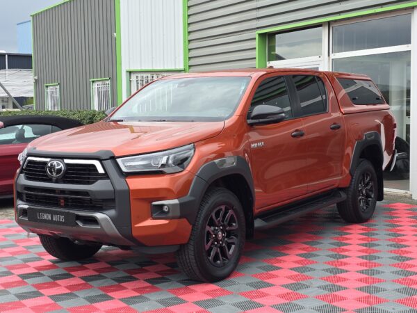 1097 Toyota Hilux 4 places 2.8 204 D-4d Double Cabine Invincible 4WD 2024 Full Option Attelage/Caméra 360°/Cuir/Boite automatique/Hard top