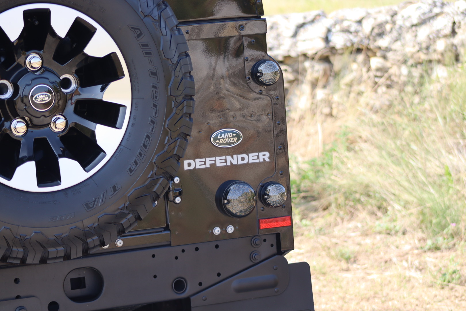 Photo Land Rover Defender 90 td4 2.2 sw 4 places