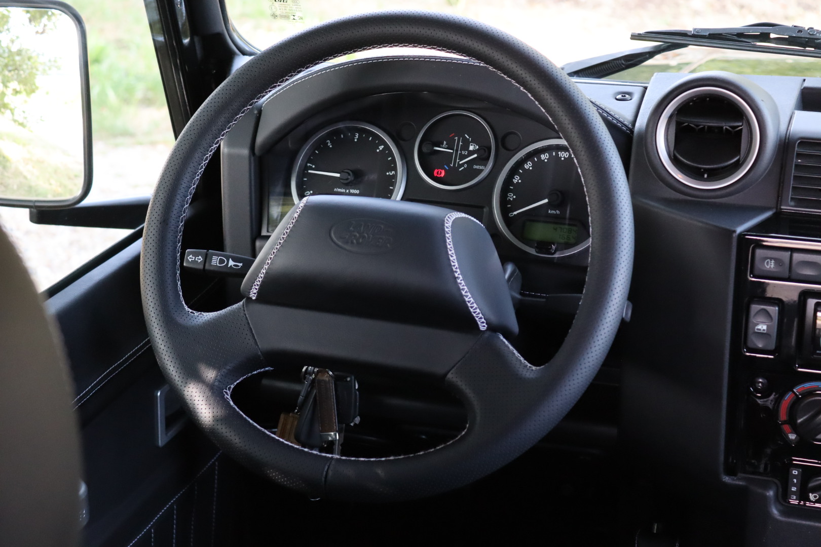 Photo Land Rover Defender 90 td4 2.2 sw 4 places
