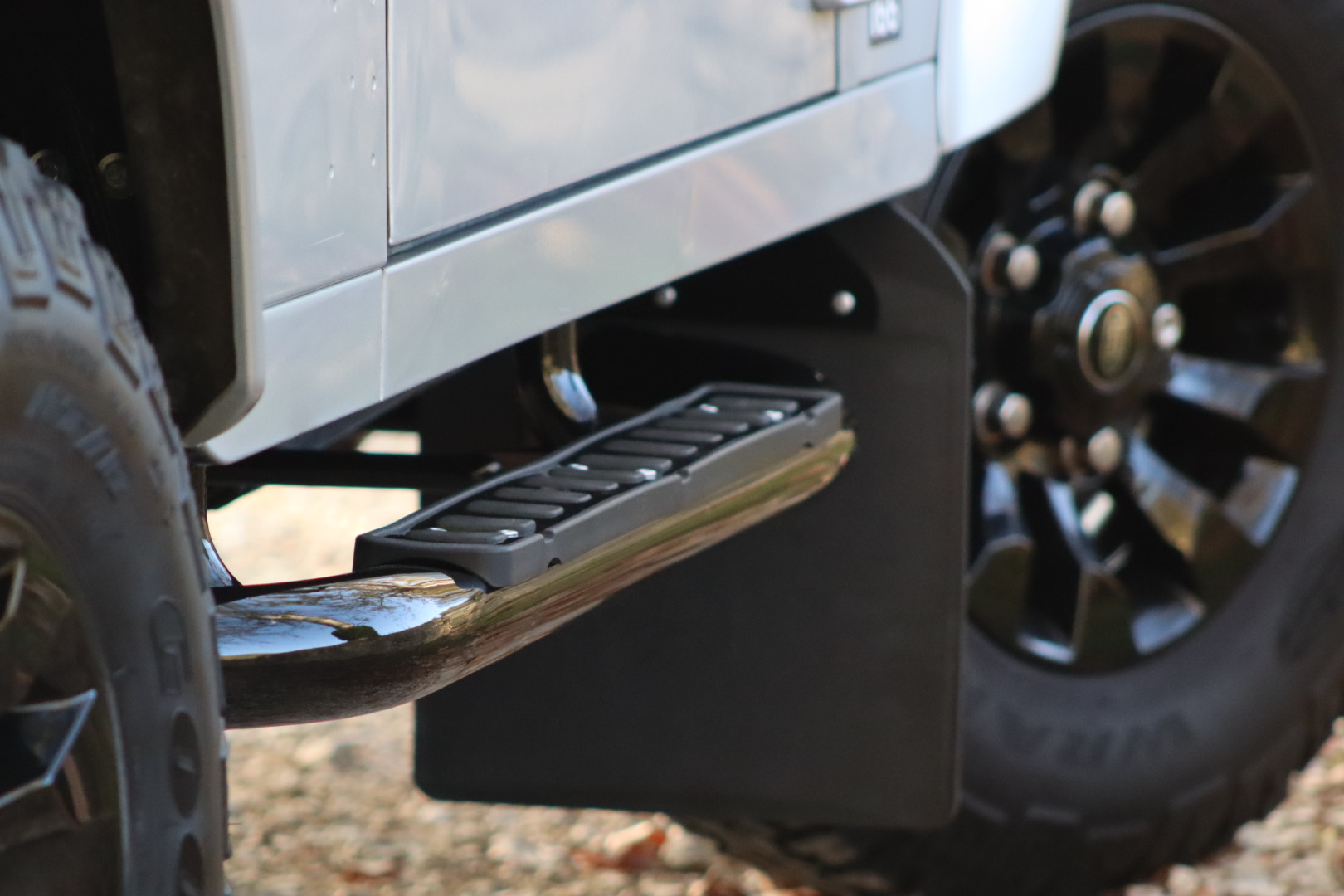Photo Land Rover Defender 90 td4 sw 4 places "Indus Silver"