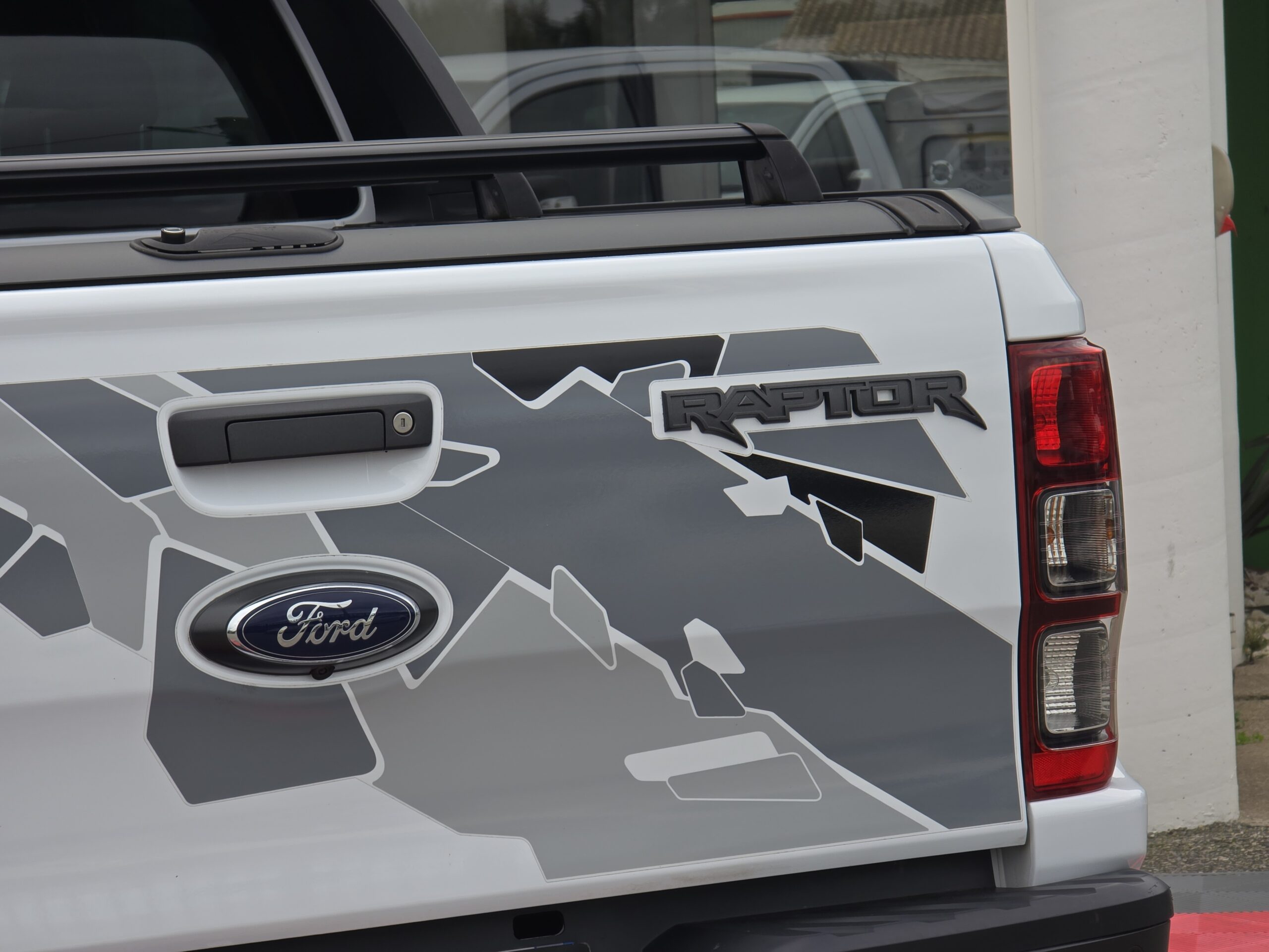 Photo Ford Ranger Raptor Double Cabine 2.0 TDCi 213 EcoBlue BVA10 + Webastoo 1er main - 26 200km
