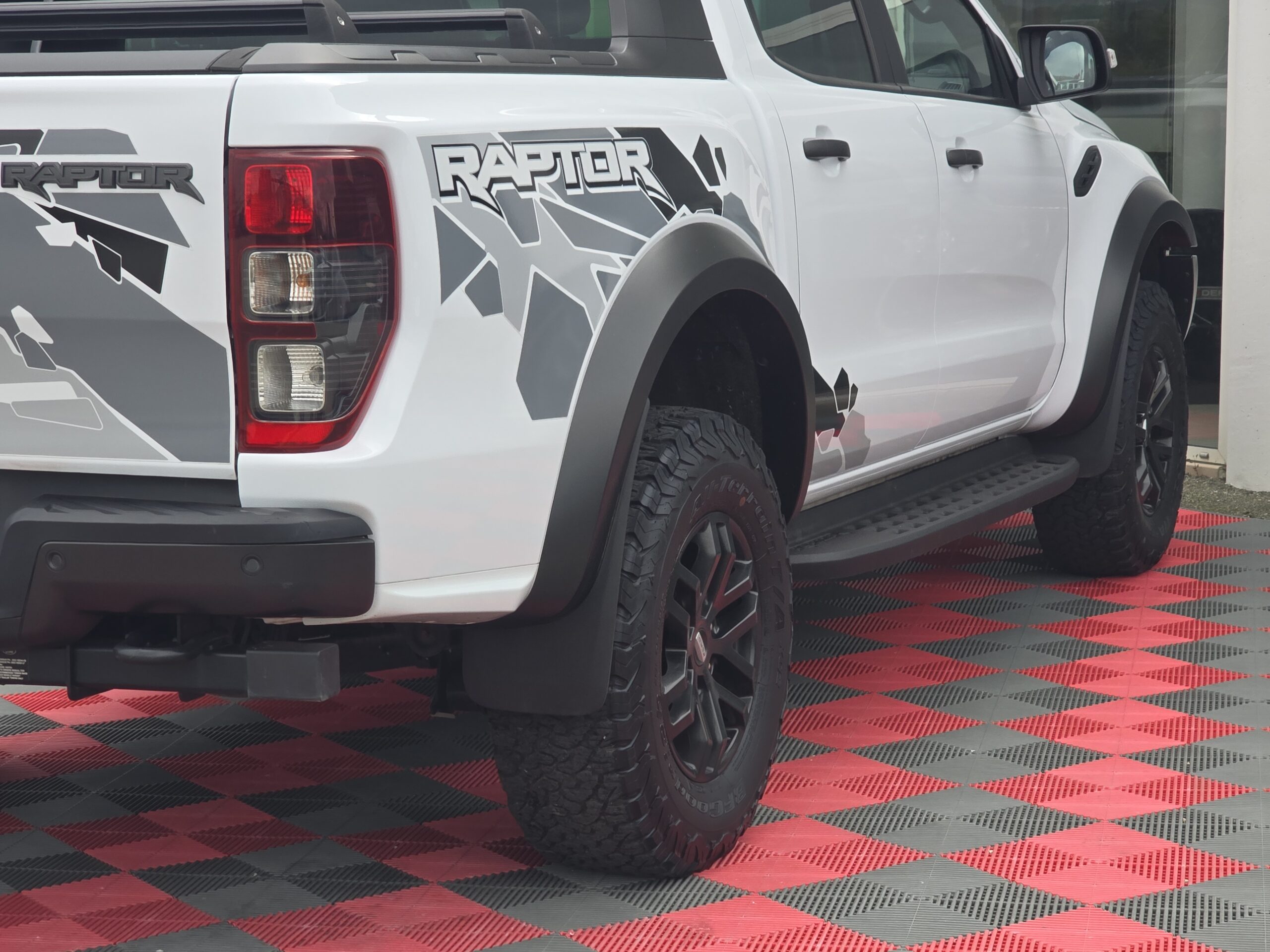 Photo Ford Ranger Raptor Double Cabine 2.0 TDCi 213 EcoBlue BVA10 + Webastoo 1er main - 26 200km