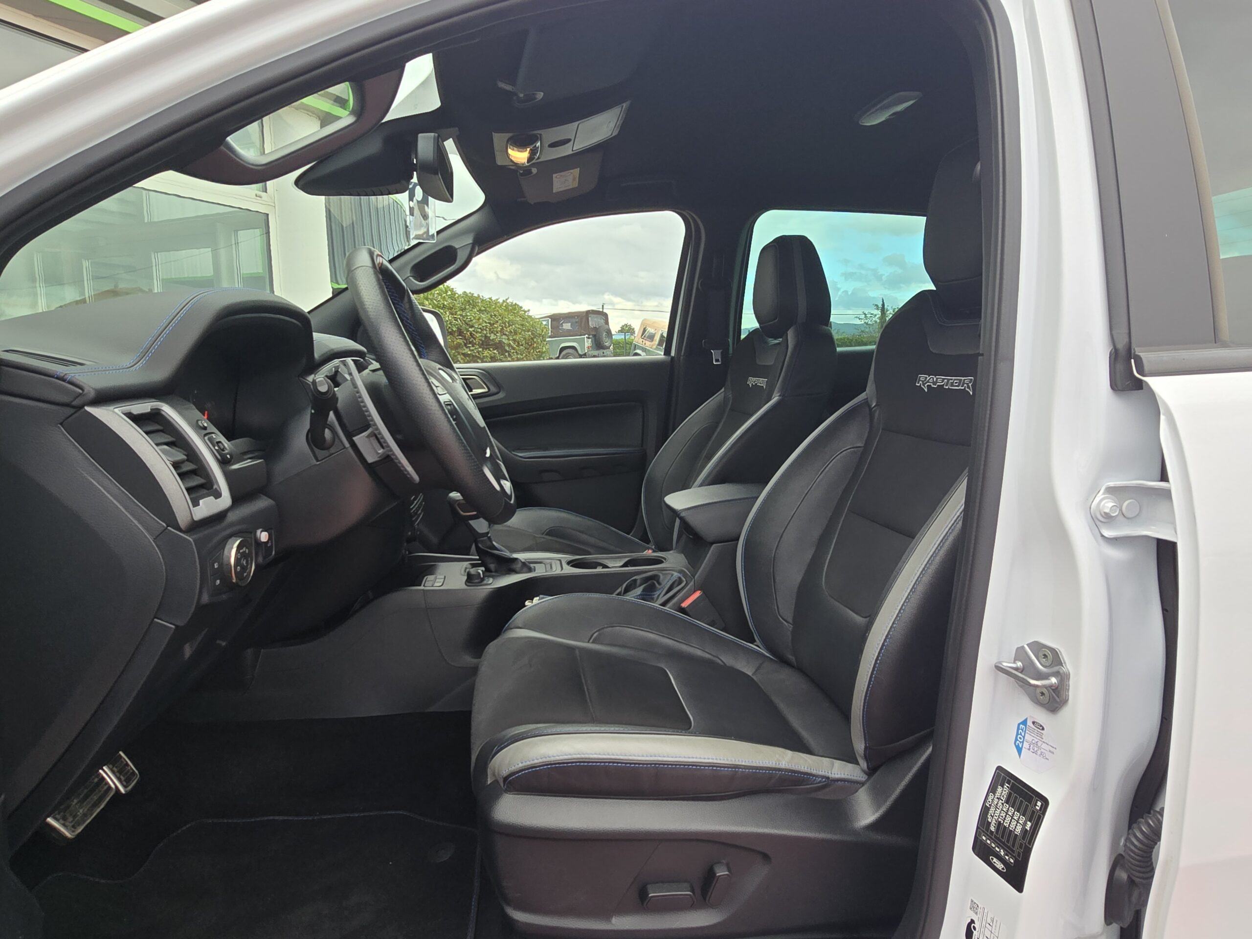 Photo Ford Ranger Raptor Double Cabine 2.0 TDCi 213 EcoBlue BVA10 + Webastoo 1er main - 26 200km
