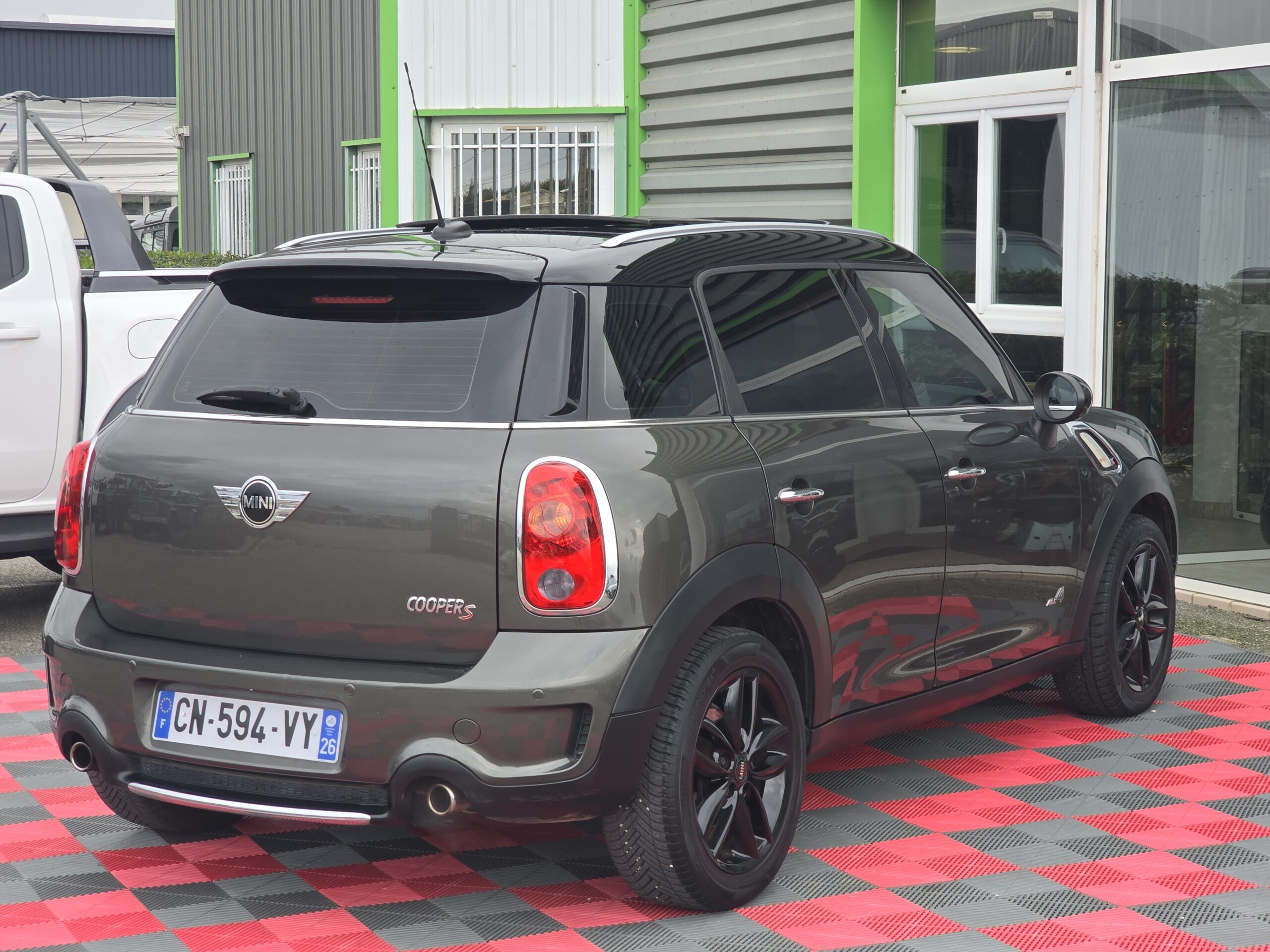 Photo Mini Countryman Cooper S 1.6 184 ch All4  BVA - Toit Panoramique - Pack Red Hot Chili - GPS