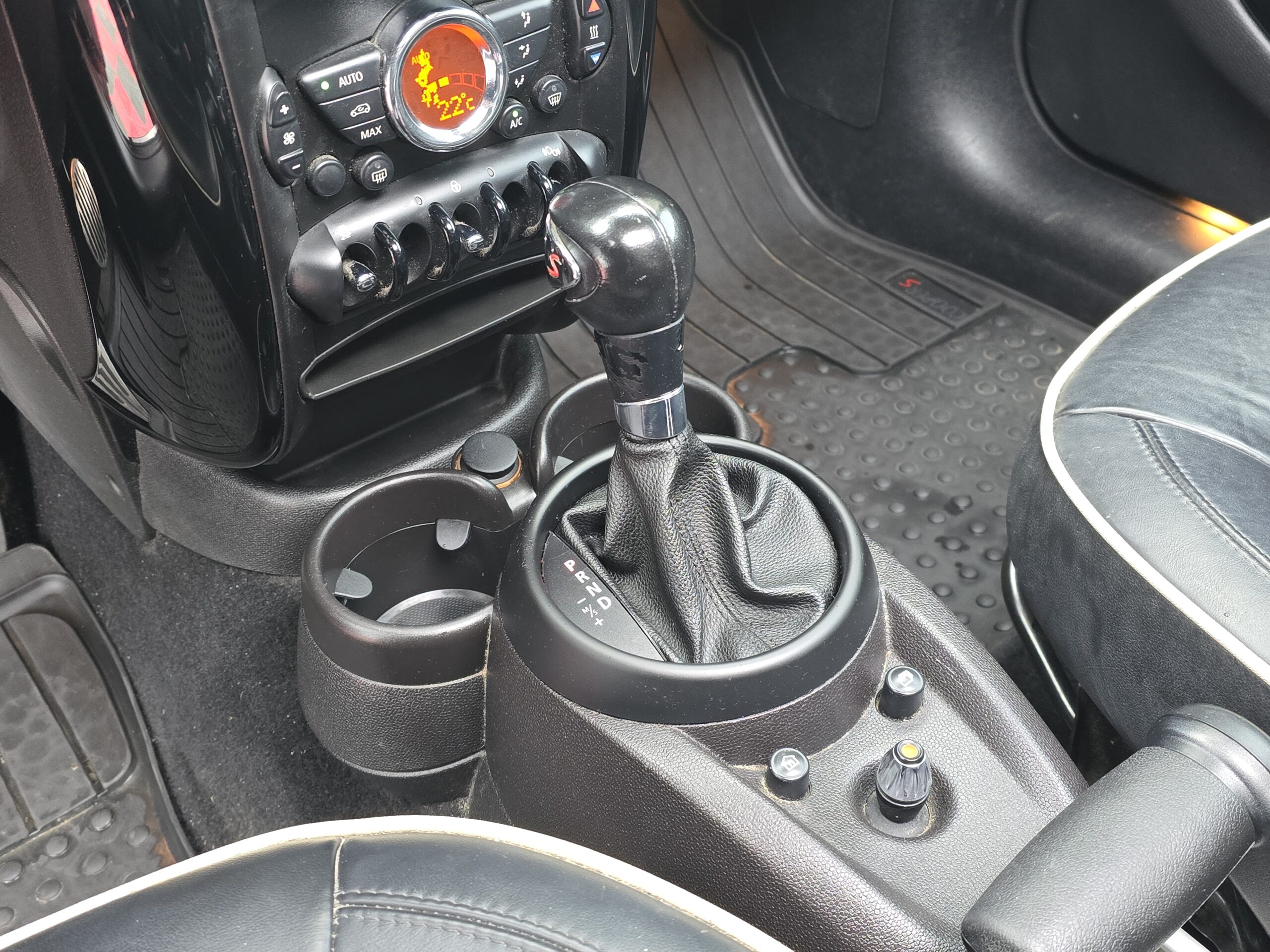 Photo Mini Countryman Cooper S 1.6 184 ch All4  BVA - Toit Panoramique - Pack Red Hot Chili - GPS