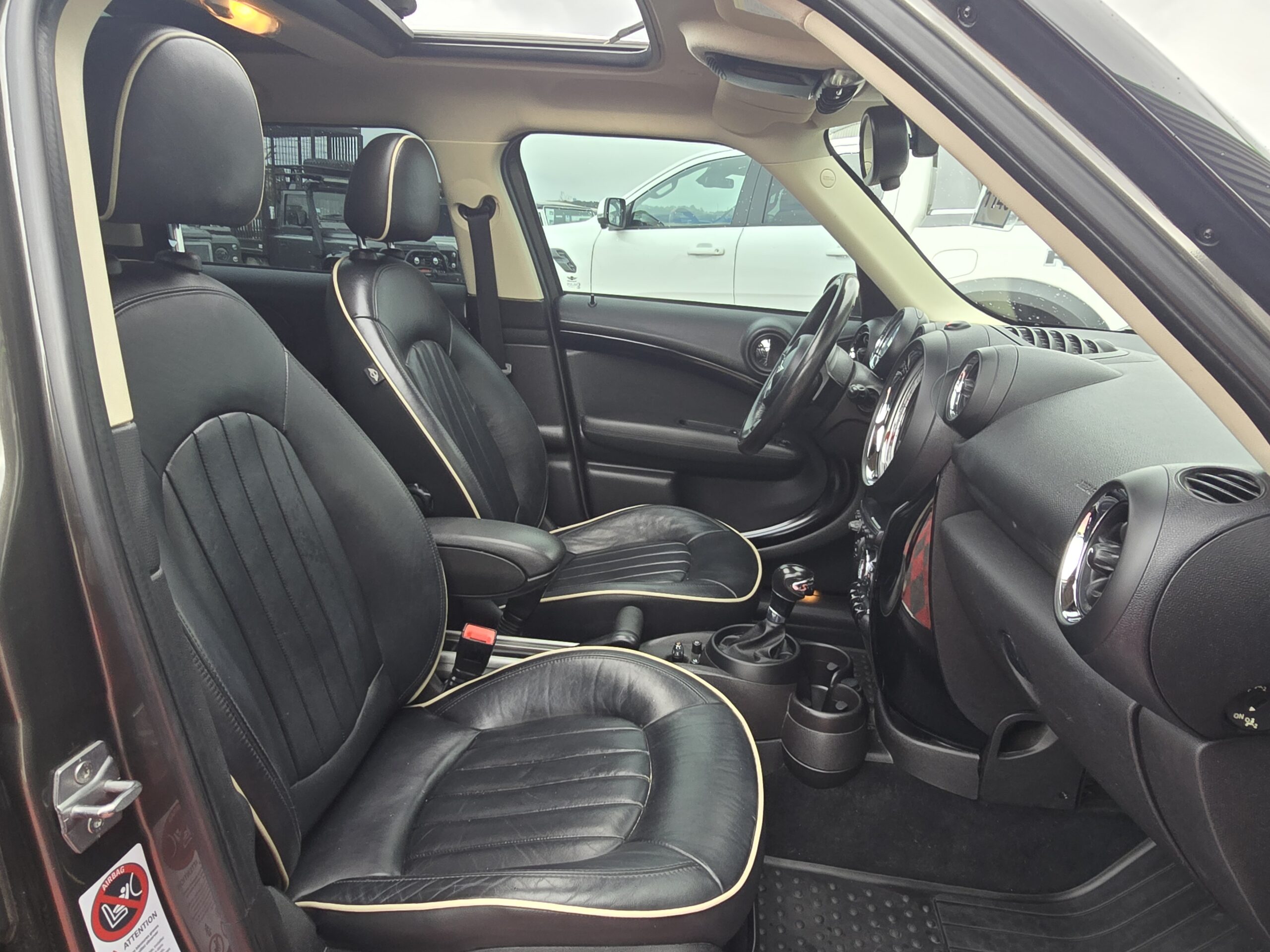 Photo Mini Countryman Cooper S 1.6 184 ch All4  BVA - Toit Panoramique - Pack Red Hot Chili - GPS
