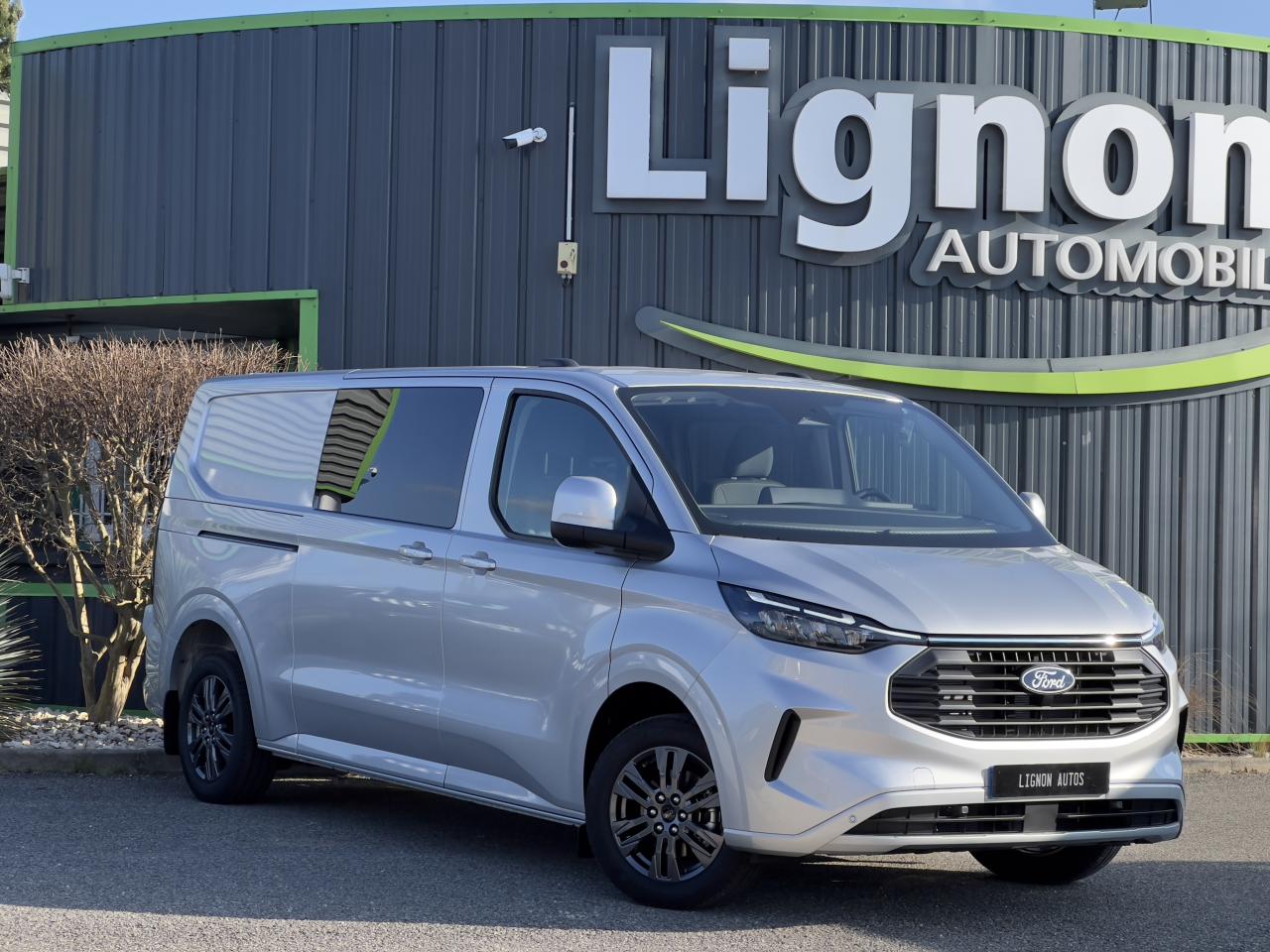 FORD TRANSIT CUSTOM Limited cabine approfondie L2H1 2.0 TDCI 170 BVA Garantie 5 ans / 200 000kms – Attelage -TVA Apparen