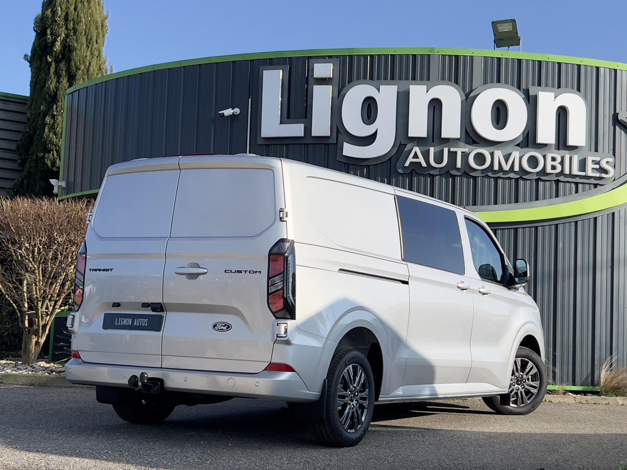 Photo FORD TRANSIT CUSTOM Limited cabine approfondie L2H1 2.0 TDCI 170 BVA Garantie 5 ans / 200 000kms - Attelage -TVA Apparen