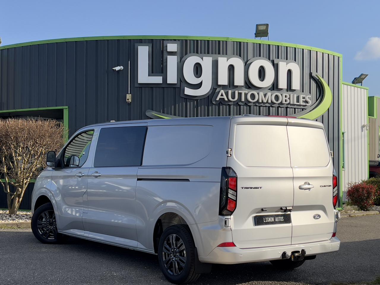 Photo FORD TRANSIT CUSTOM Limited cabine approfondie L2H1 2.0 TDCI 170 BVA Garantie 5 ans / 200 000kms - Attelage -TVA Apparen