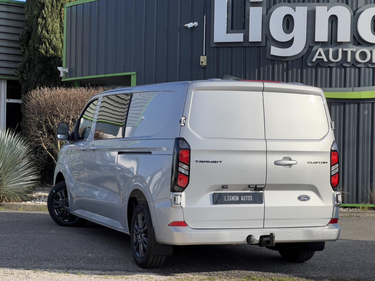 Photo FORD TRANSIT CUSTOM Limited cabine approfondie L2H1 2.0 TDCI 170 BVA Garantie 5 ans / 200 000kms - Attelage -TVA Apparen