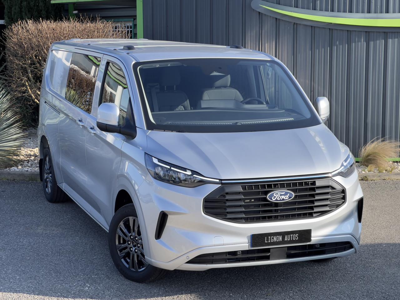 Photo FORD TRANSIT CUSTOM Limited cabine approfondie L2H1 2.0 TDCI 170 BVA Garantie 5 ans / 200 000kms - Attelage -TVA Apparen
