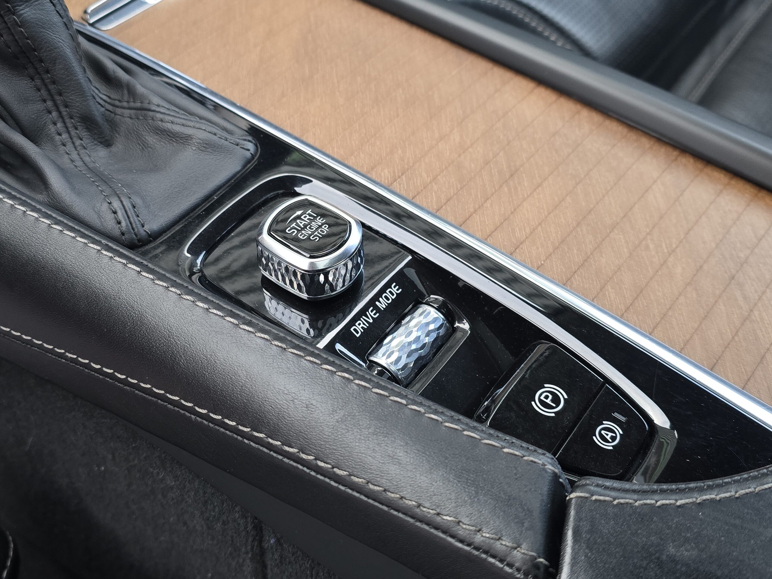 Photo Volvo S90 Inscription Luxe 2.0 d4 190 ch Geartronic 8