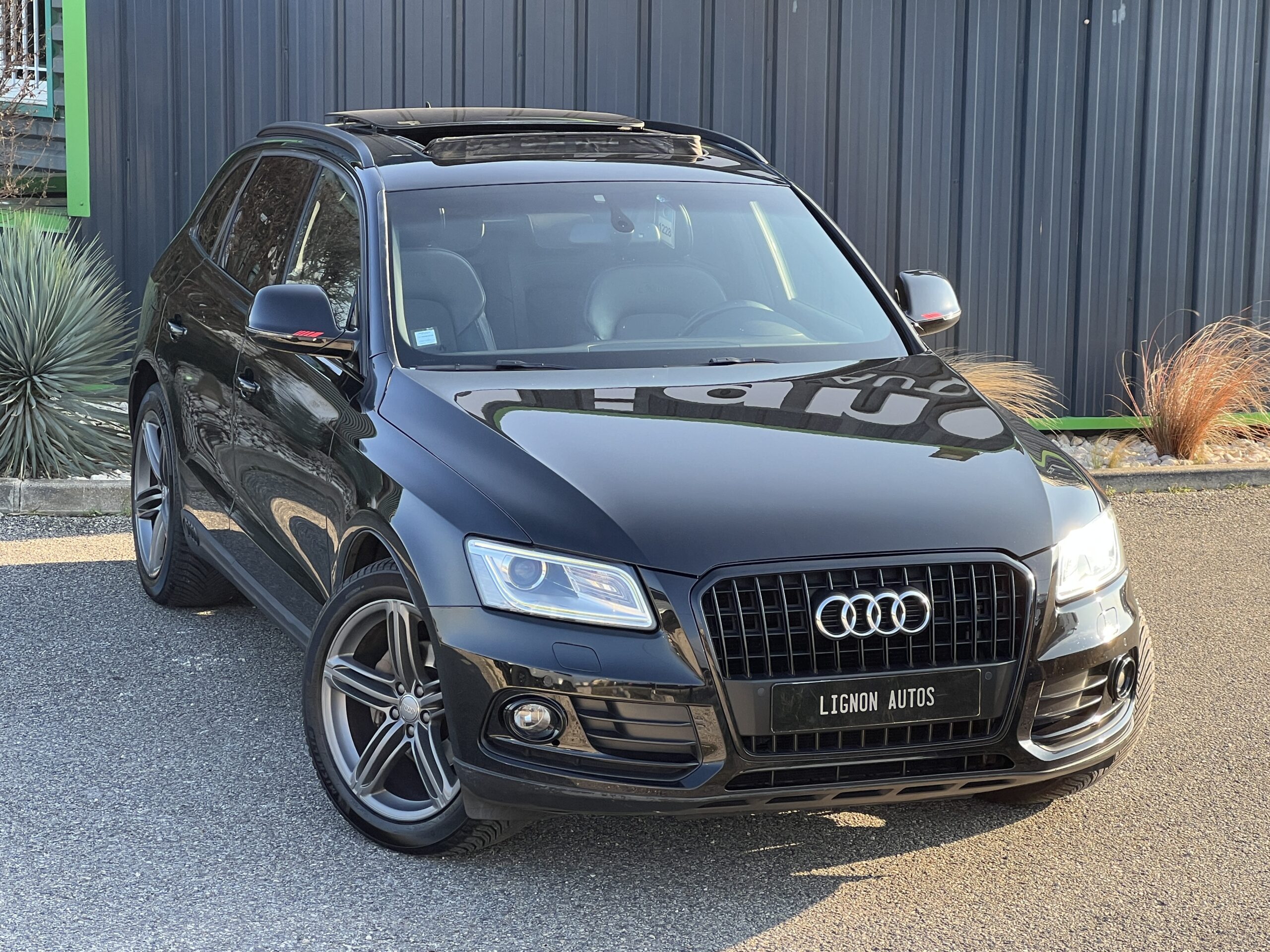 Photo Audi Q5 S-line 2.0 190 ch S-tronic - 1er main - Origine France - toit panoramique