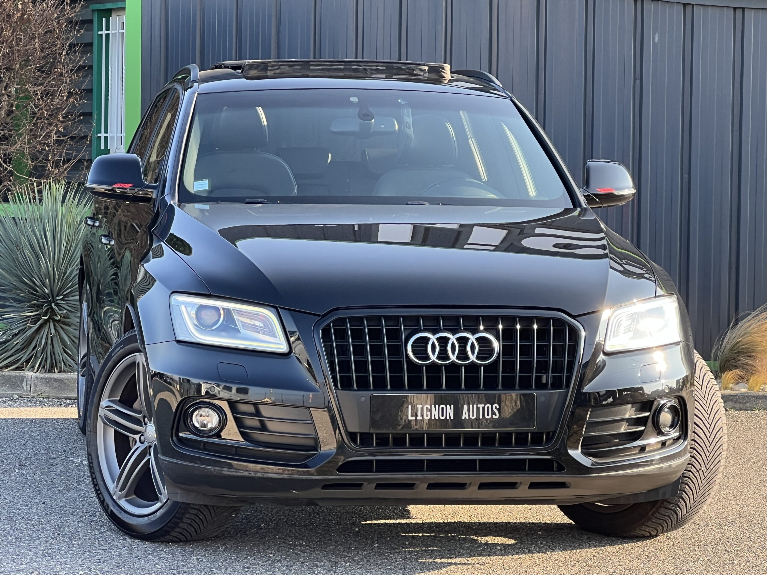 Photo Audi Q5 S-line 2.0 190 ch S-tronic - 1er main - Origine France - toit panoramique