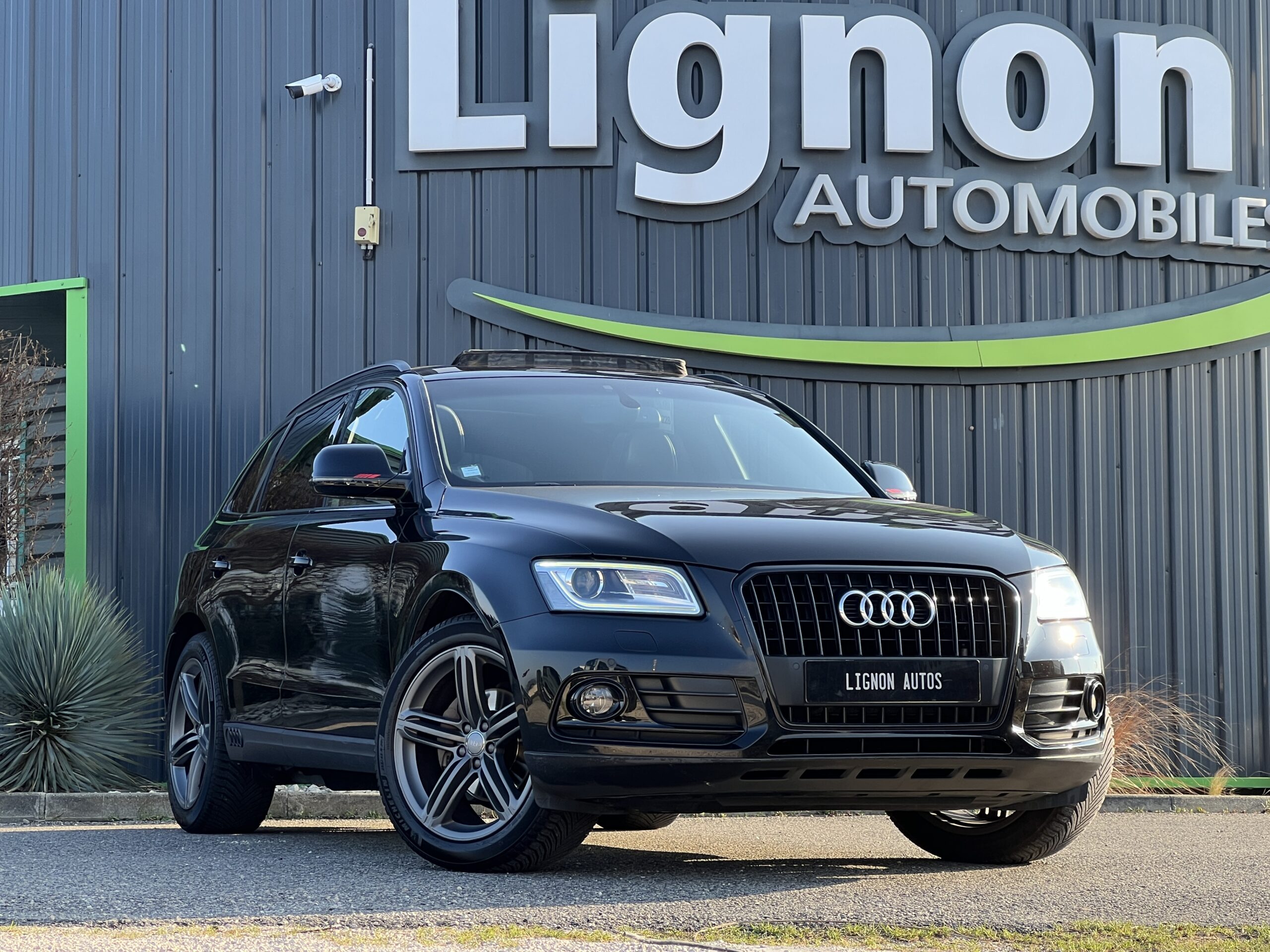 Photo Audi Q5 S-line 2.0 190 ch S-tronic - 1er main - Origine France - toit panoramique