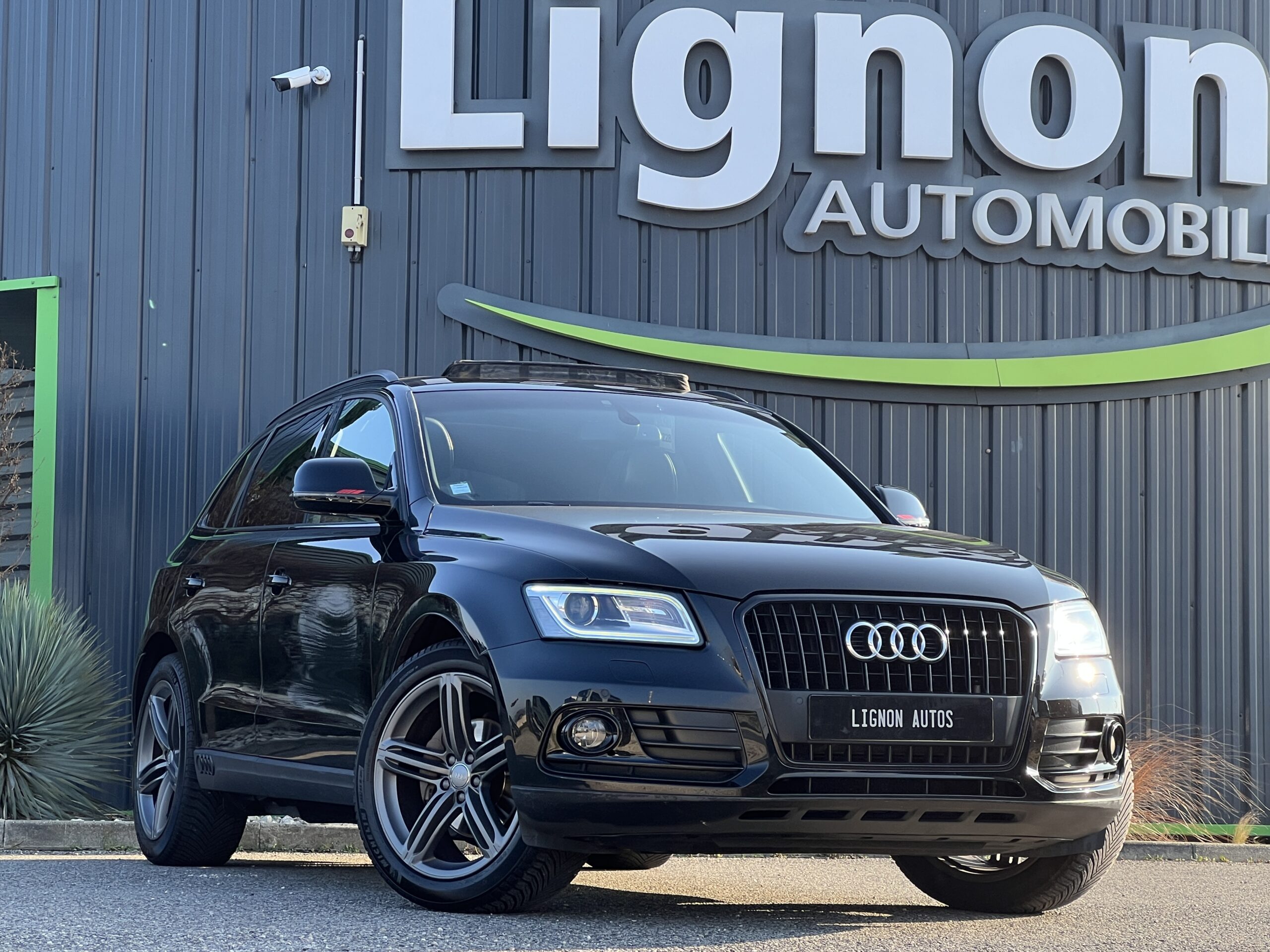 Photo Audi Q5 S-line 2.0 190 ch S-tronic - 1er main - Origine France - toit panoramique
