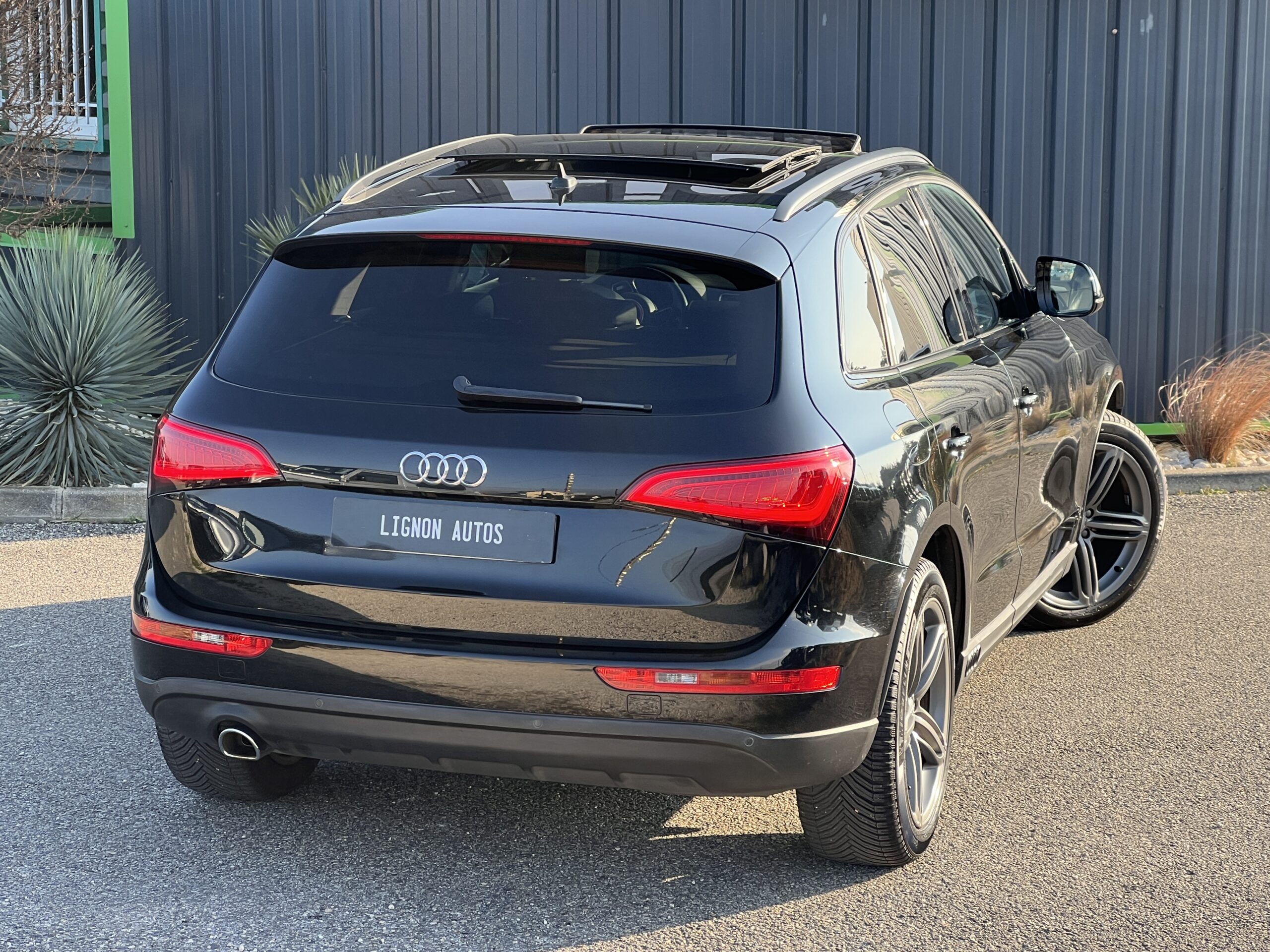 Photo Audi Q5 S-line 2.0 190 ch S-tronic - 1er main - Origine France - toit panoramique