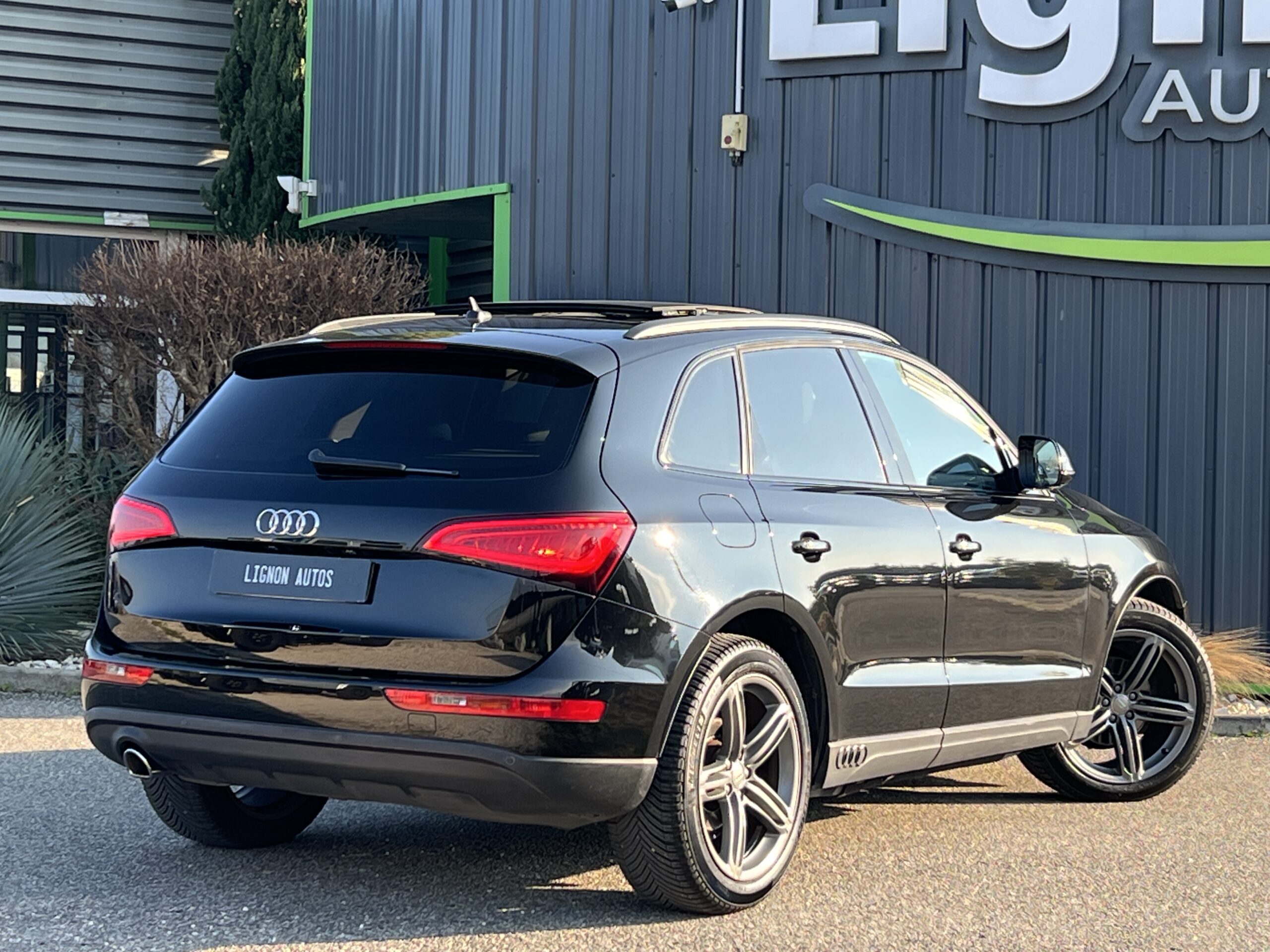 Photo Audi Q5 S-line 2.0 190 ch S-tronic - 1er main - Origine France - toit panoramique