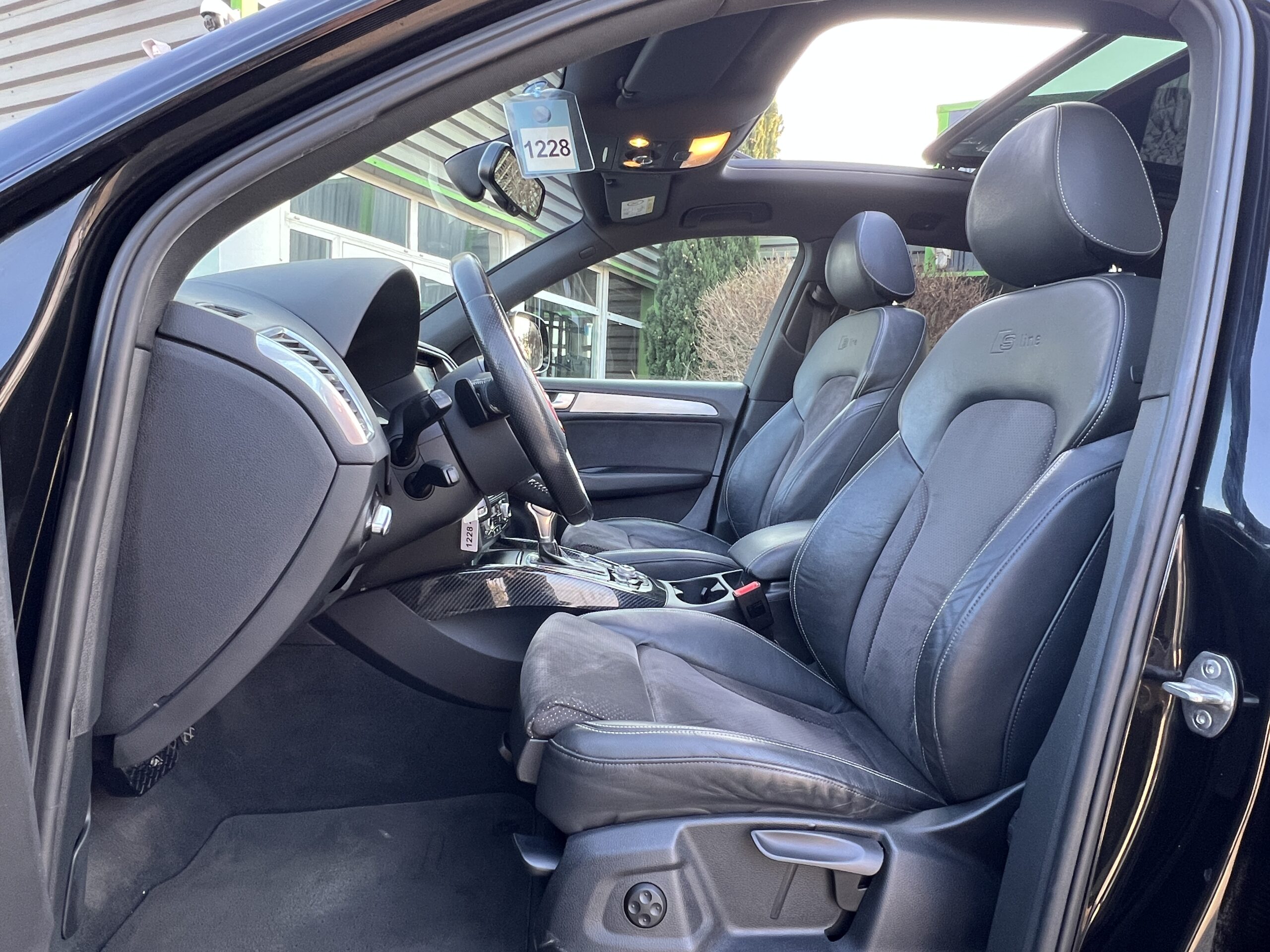 Photo Audi Q5 S-line 2.0 190 ch S-tronic - 1er main - Origine France - toit panoramique