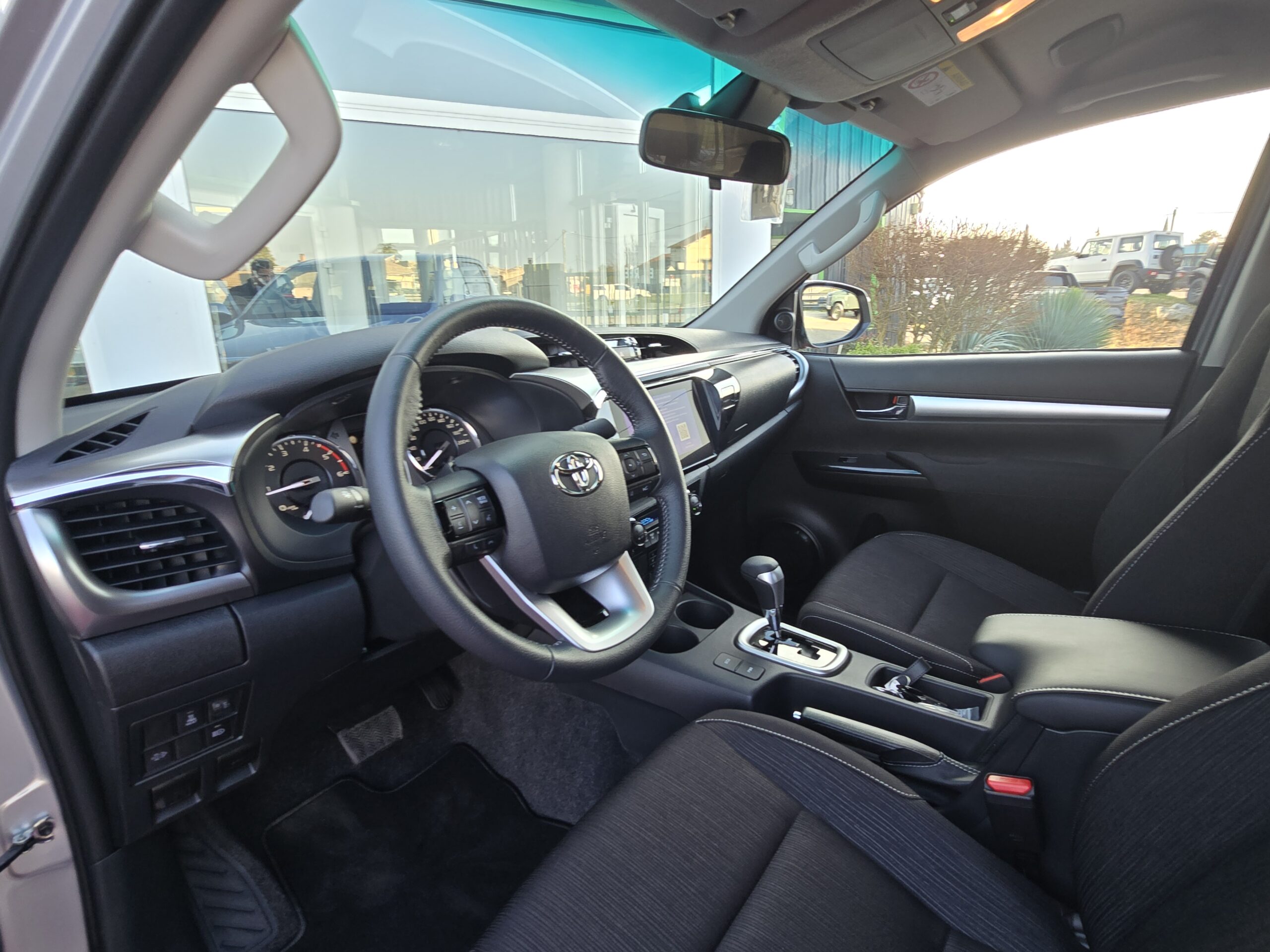 Photo Toyota Hilux double cabine 2.4 D4-D 150 BVA Legende