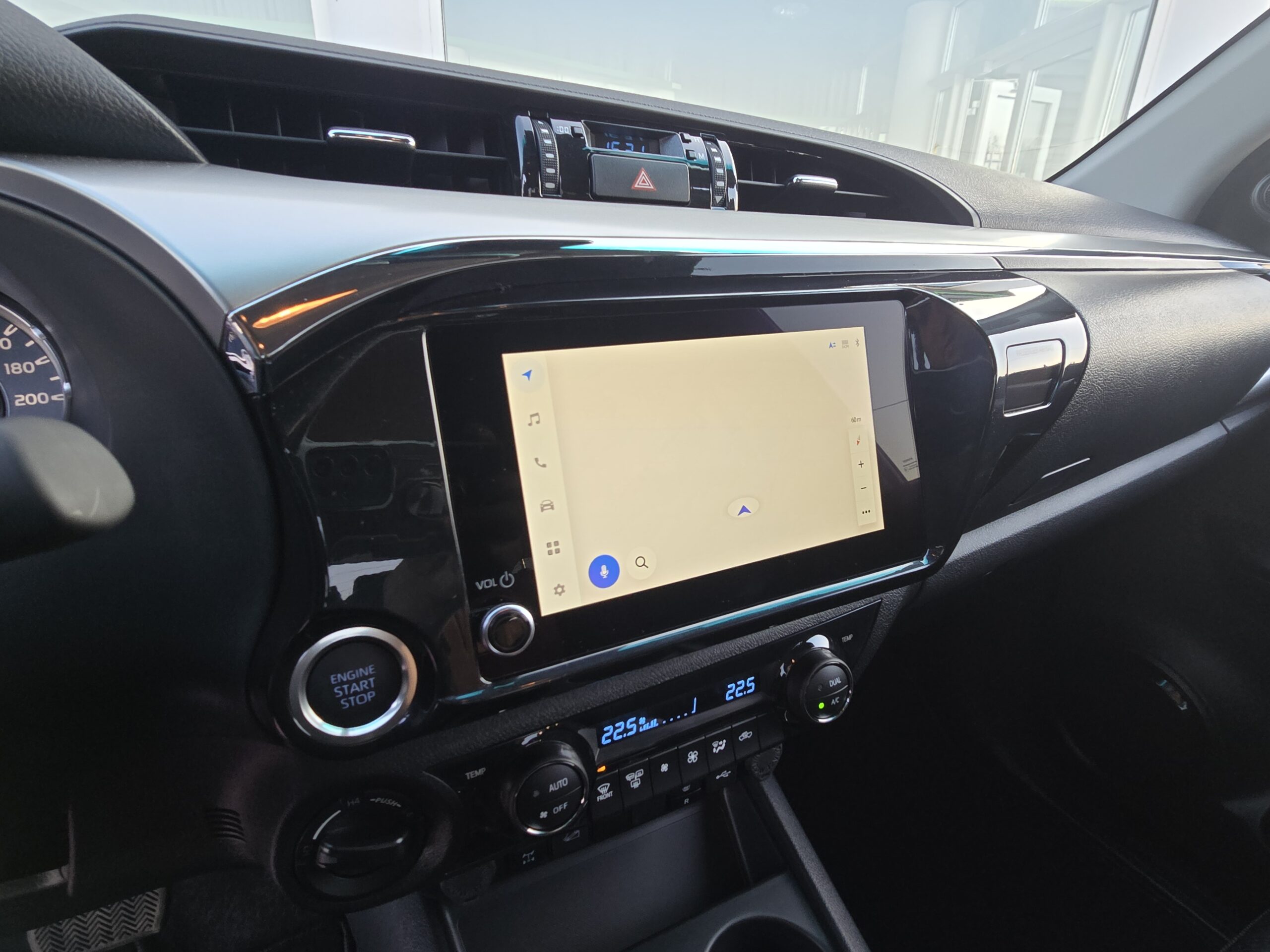 Photo Toyota Hilux double cabine 2.4 D4-D 150 BVA Legende