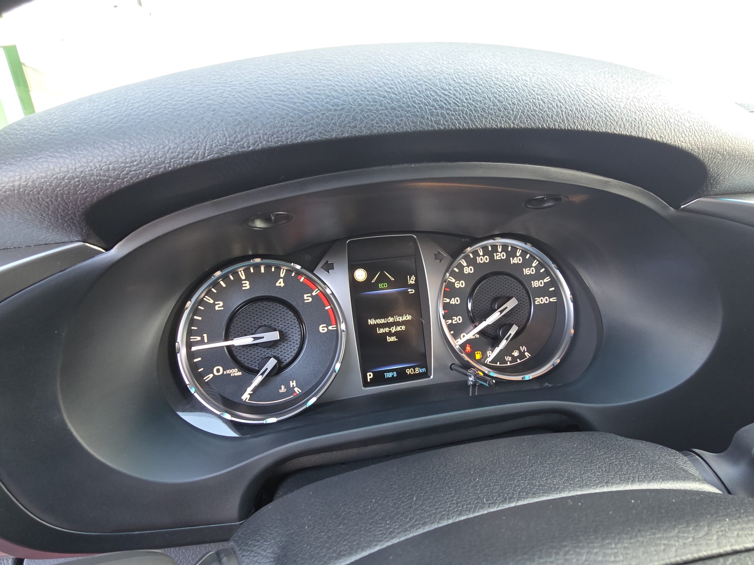 Photo Toyota Hilux double cabine 2.4 D4-D 150 BVA Legende