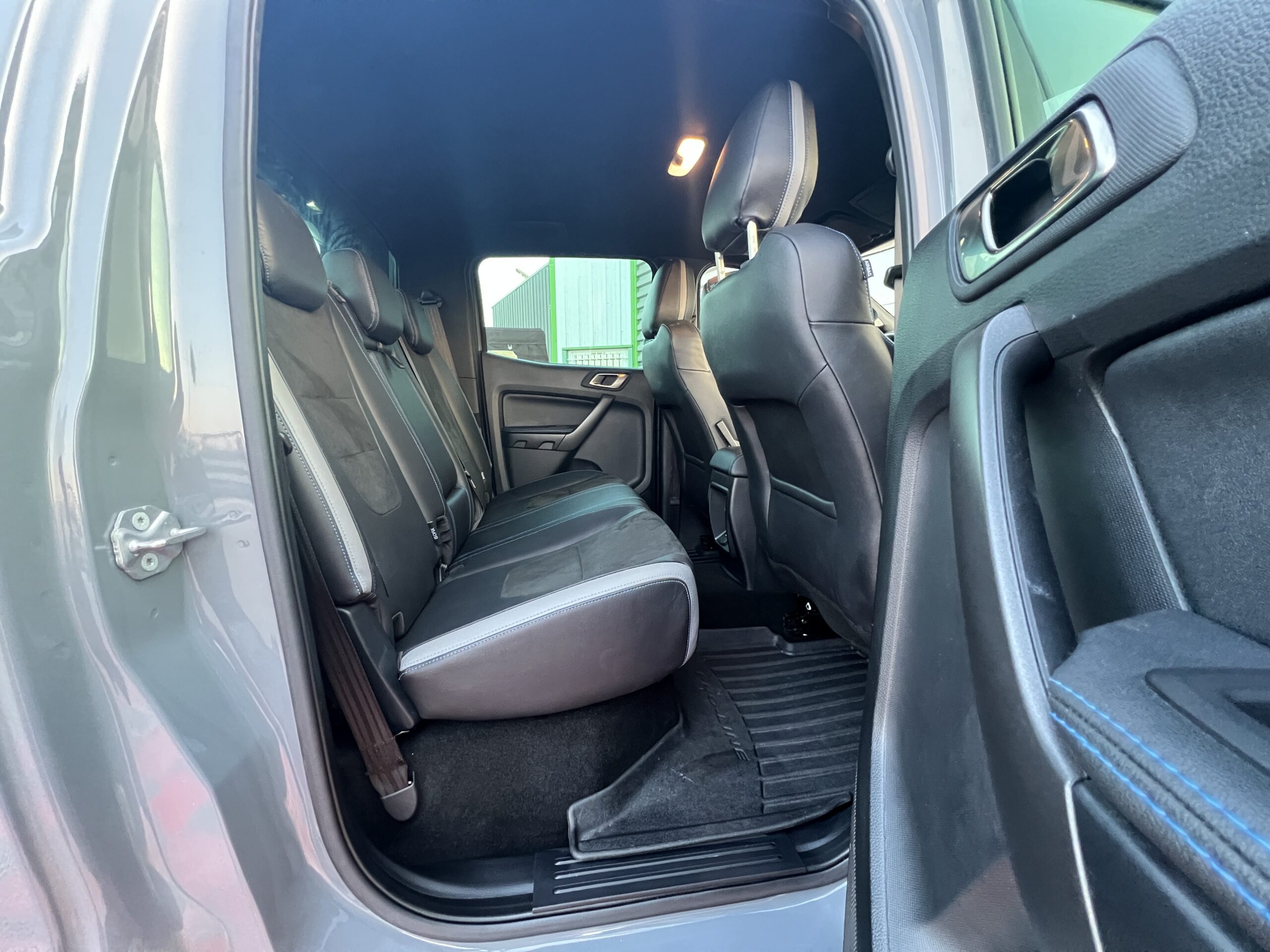 Photo Ford Ranger Raptor Double Cabine 2.0 TDCi 213 EcoBlue BVA10 - TVA RECUPERABLE