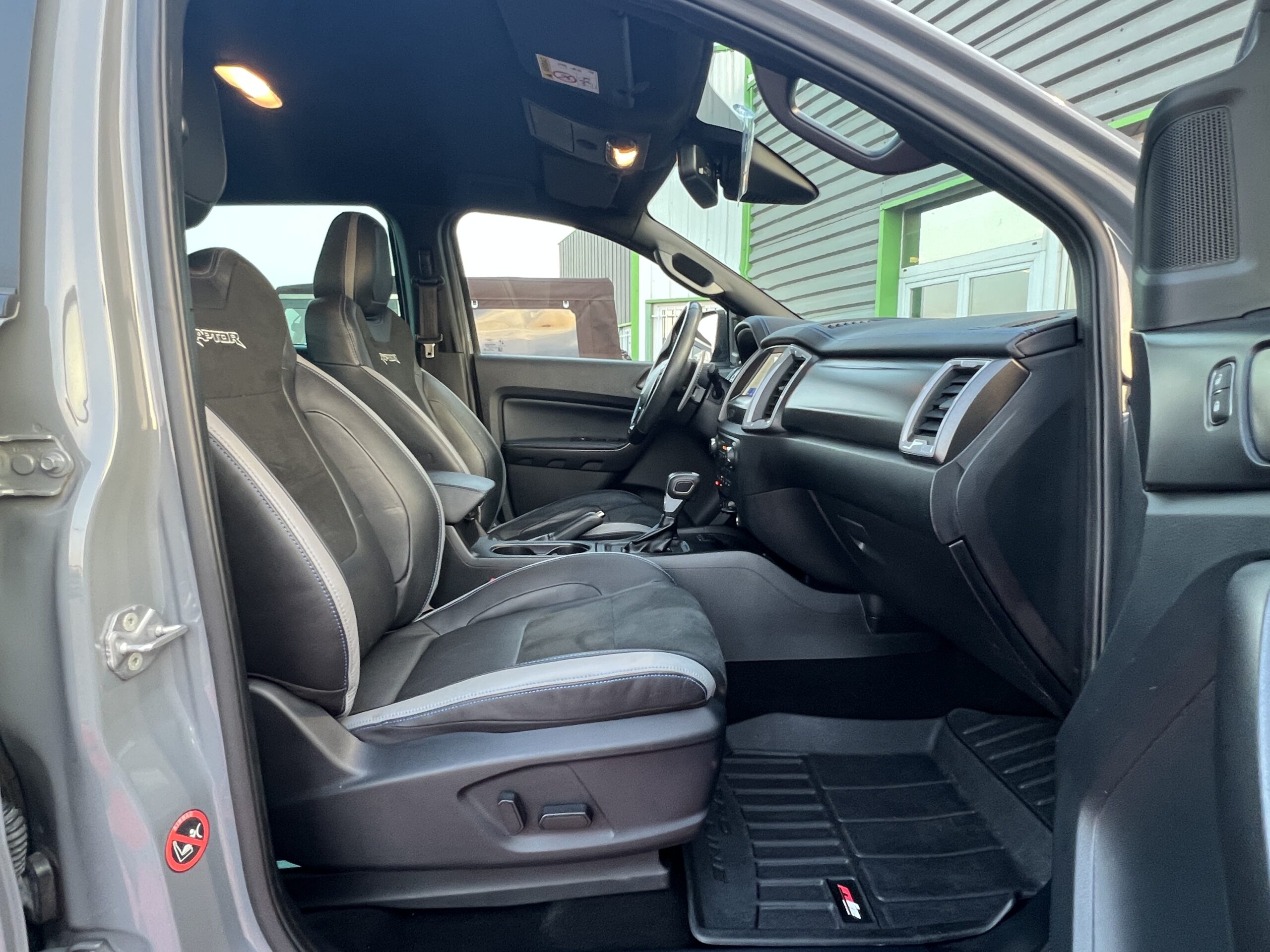 Photo Ford Ranger Raptor Double Cabine 2.0 TDCi 213 EcoBlue BVA10 - TVA RECUPERABLE