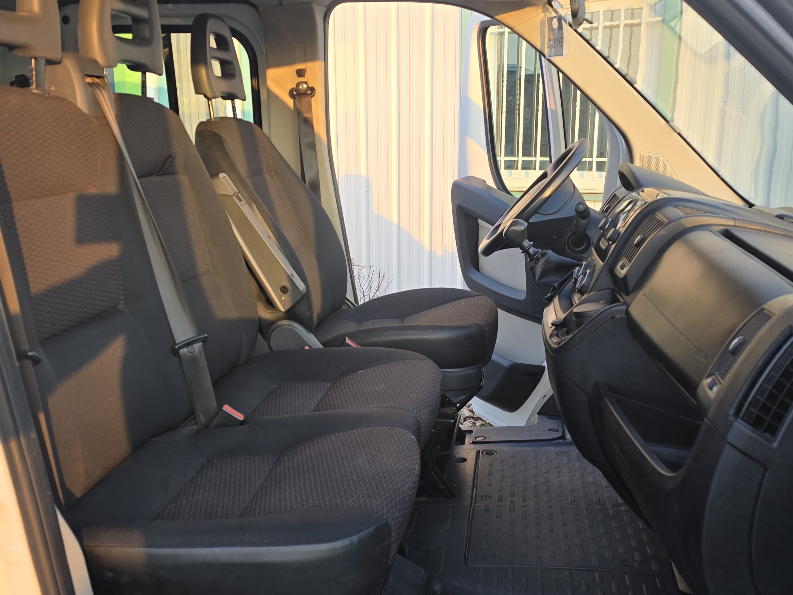Photo Peugeot Boxer 2.0 HDI 130 Double Cabine 7 places Benne Hydraulique - TVA RECUPERABLE