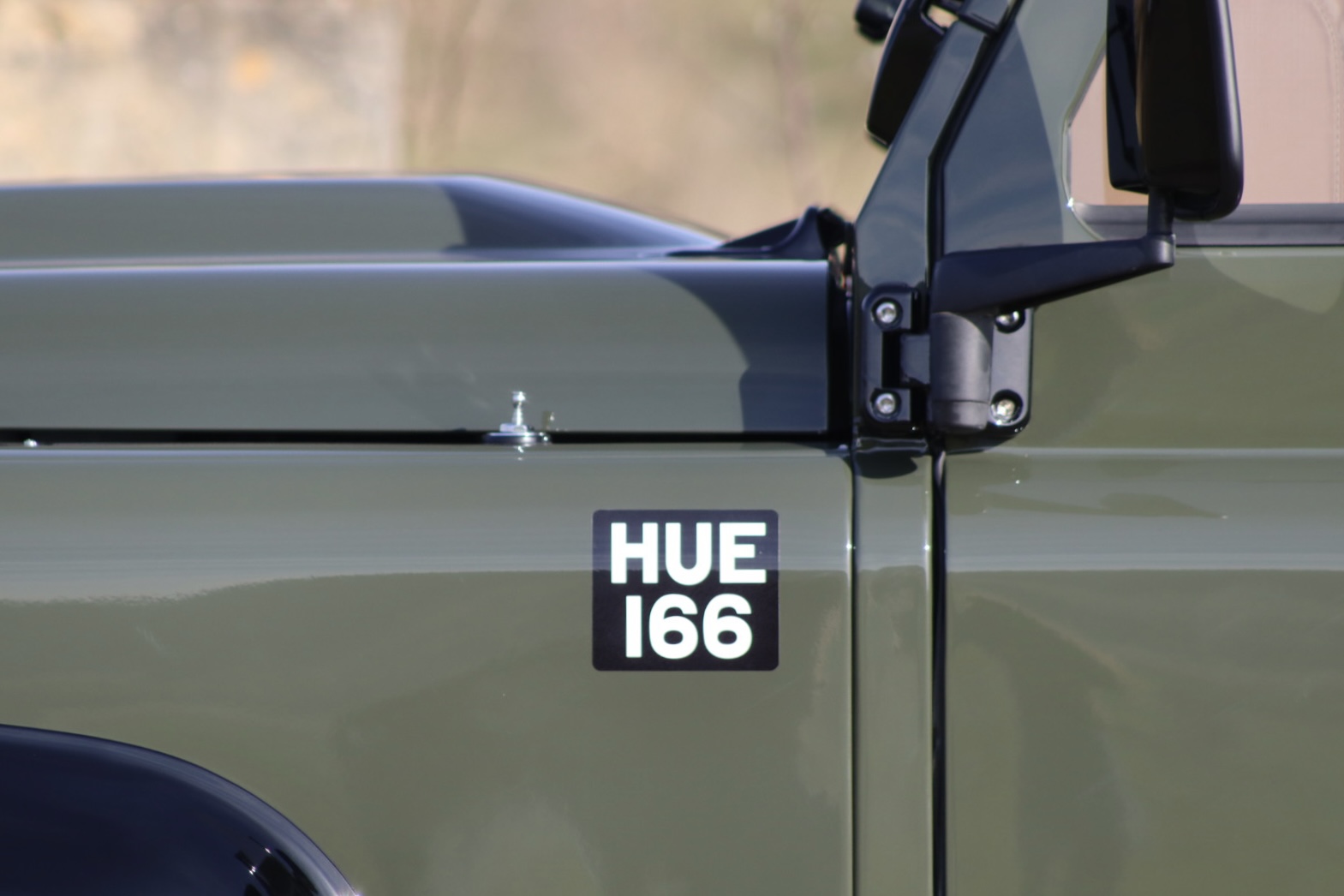 Photo Land Rover Defender 110 td4 sw 5 places "Hunter Green"