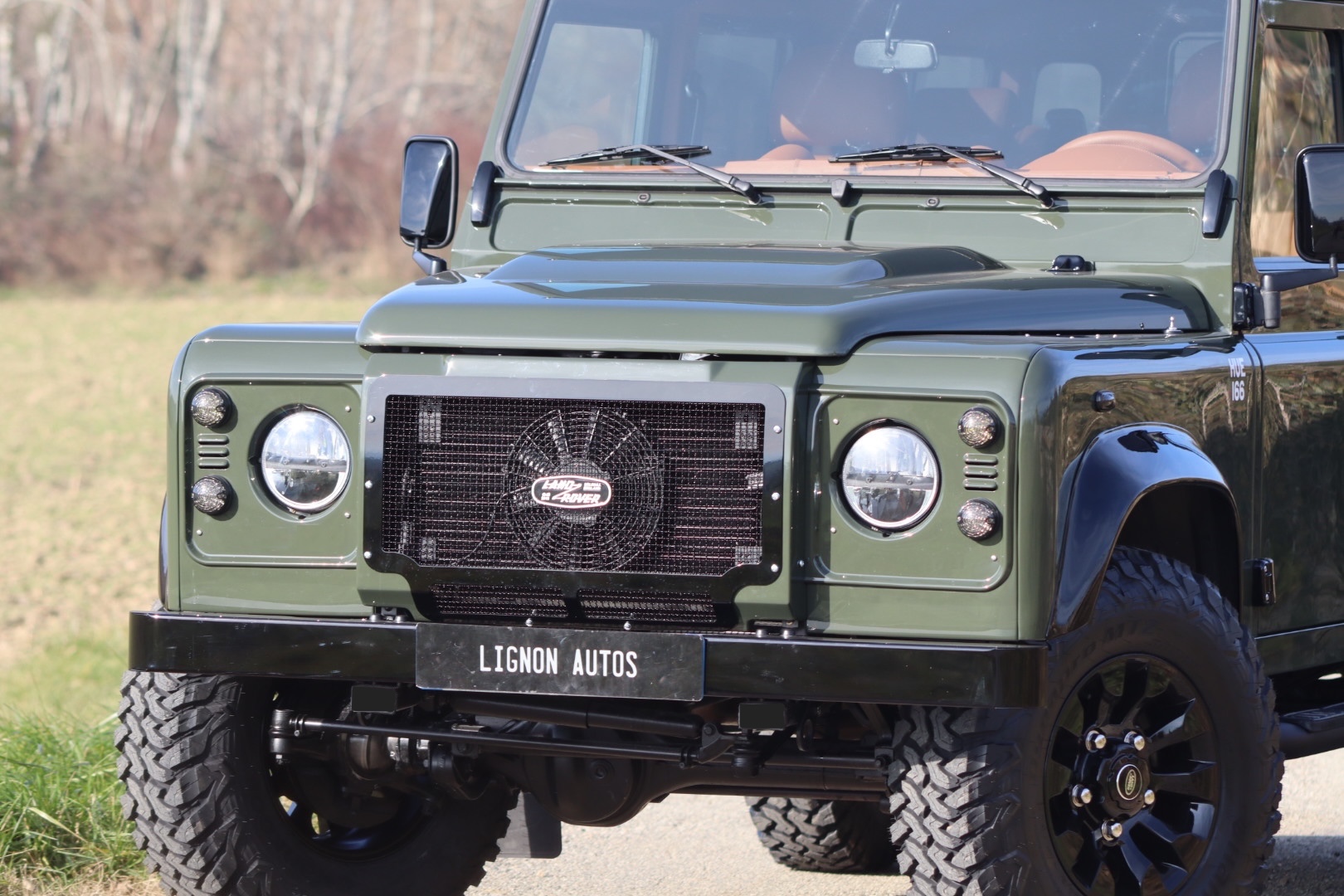Photo Land Rover Defender 110 td4 sw 5 places "Hunter Green"