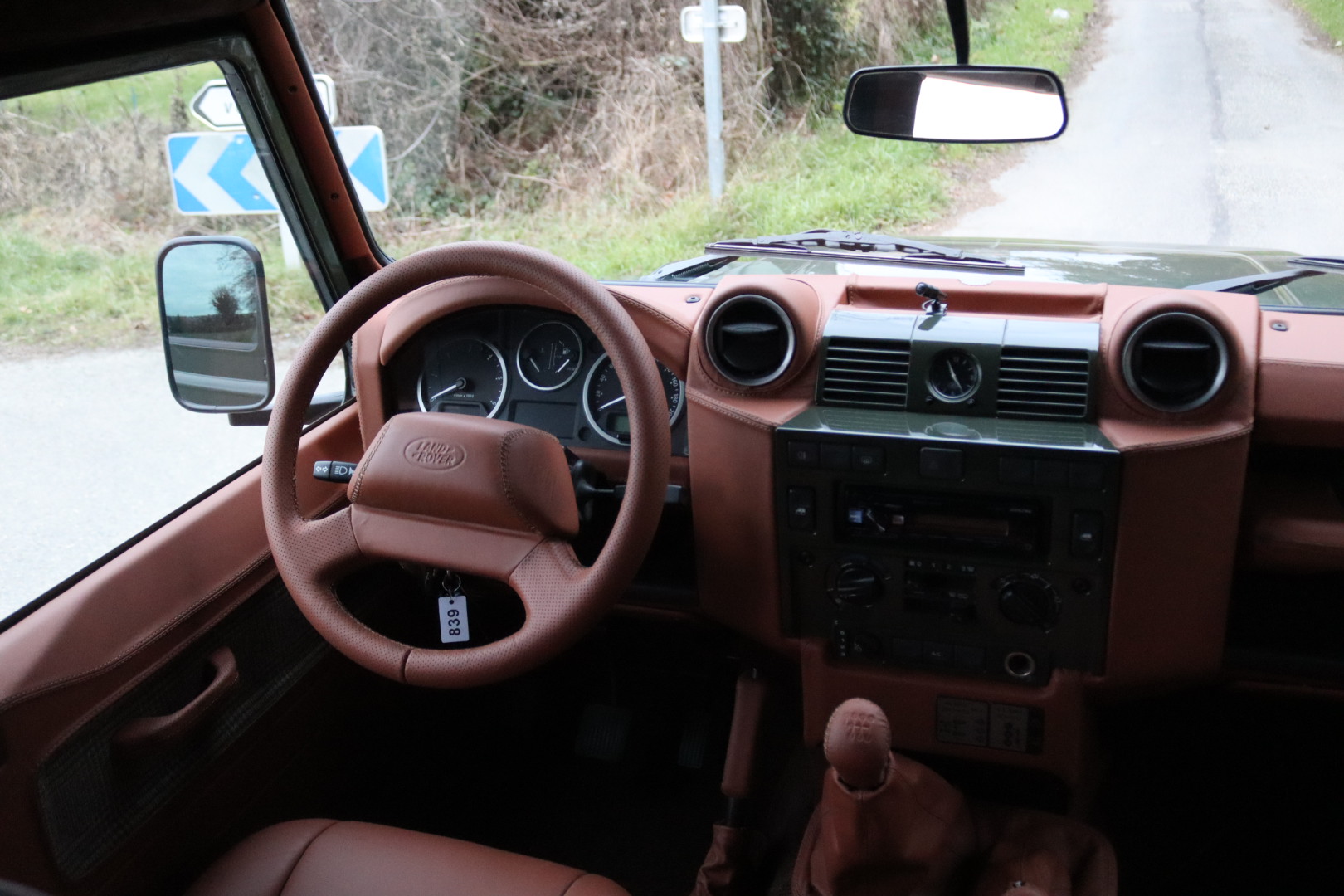 Photo Land Rover Defender 110 td4 sw 5 places "Hunter Green"