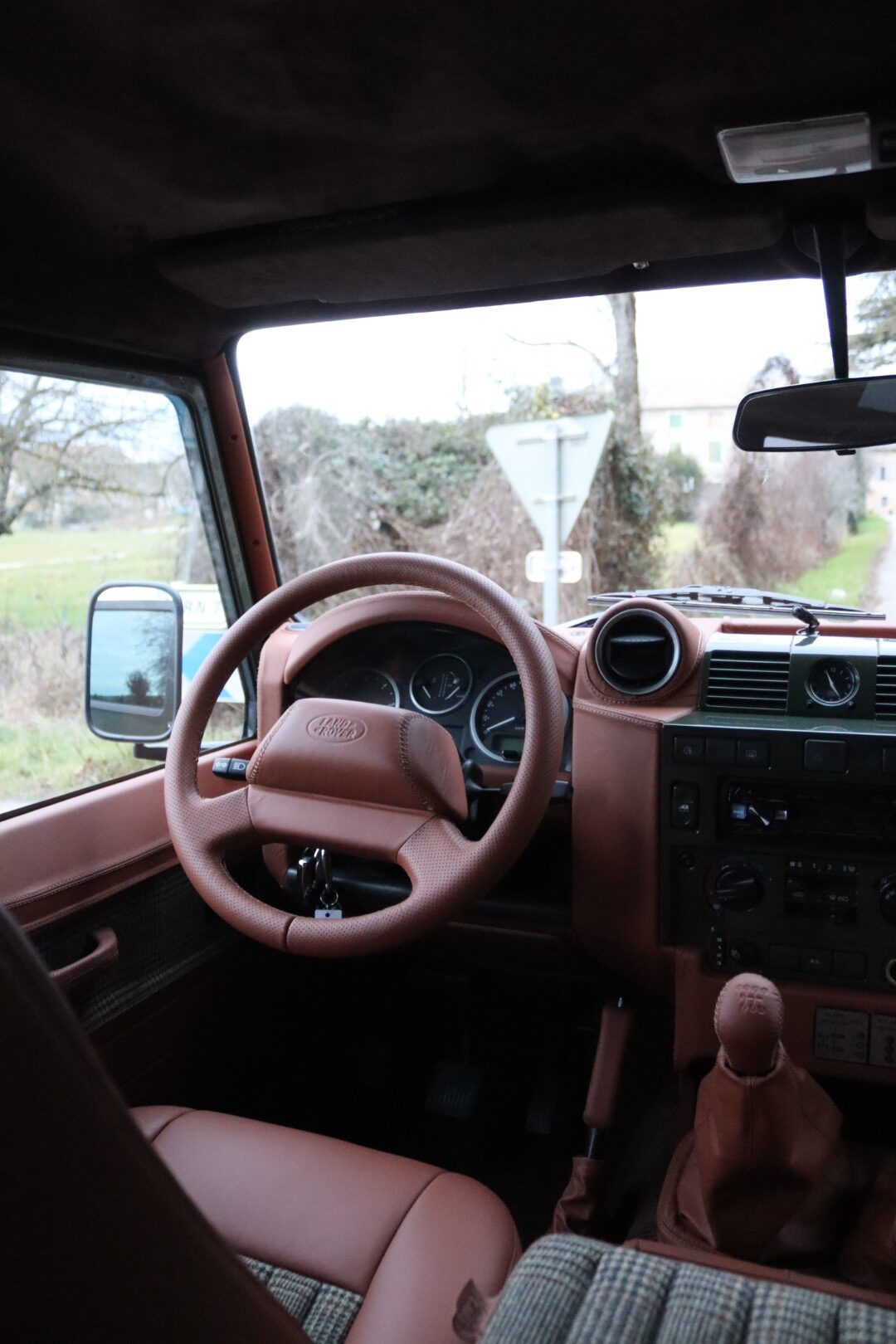 Photo Land Rover Defender 110 td4 sw 5 places "Hunter Green"