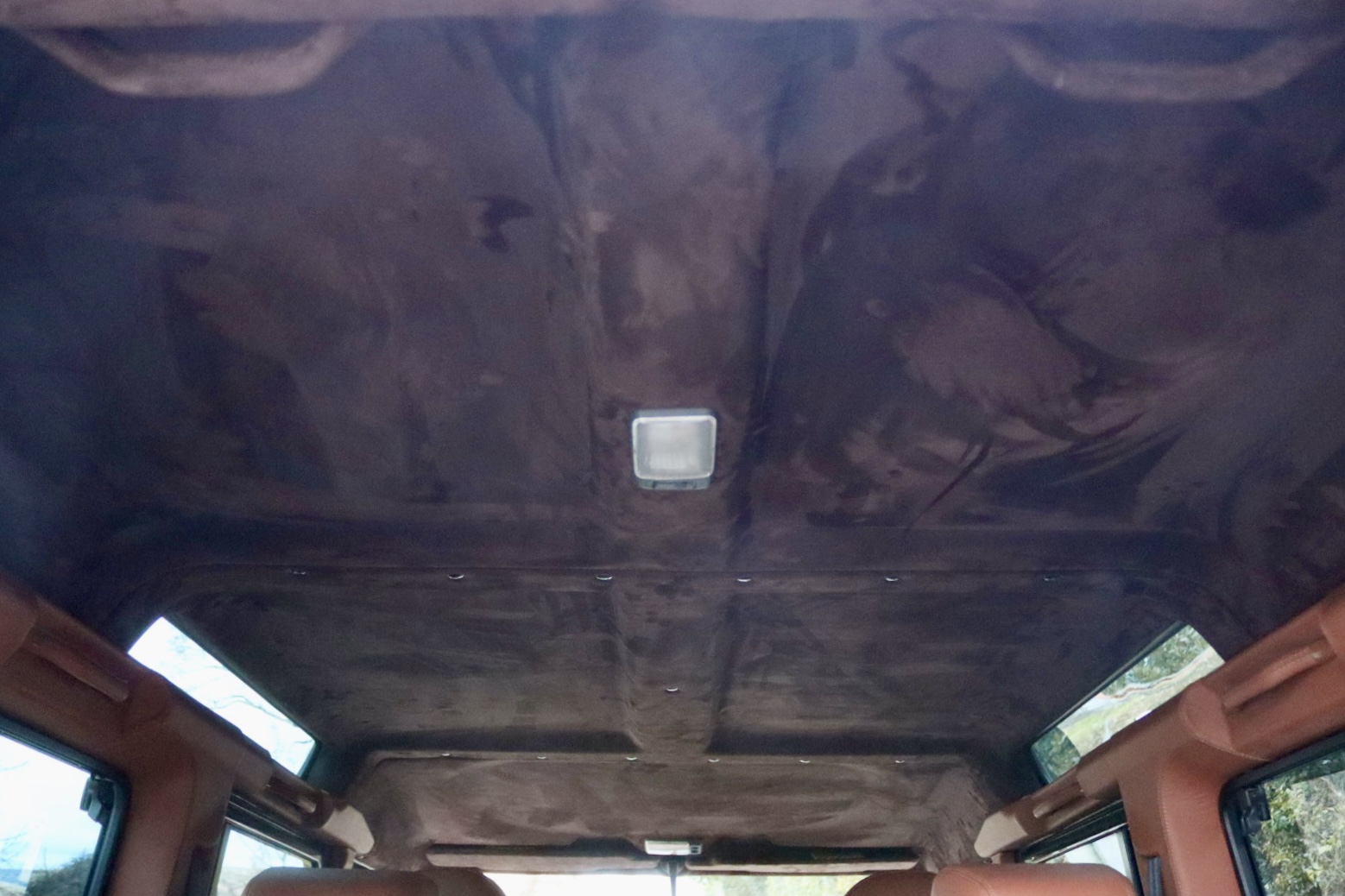 Photo Land Rover Defender 110 td4 sw 5 places "Hunter Green"