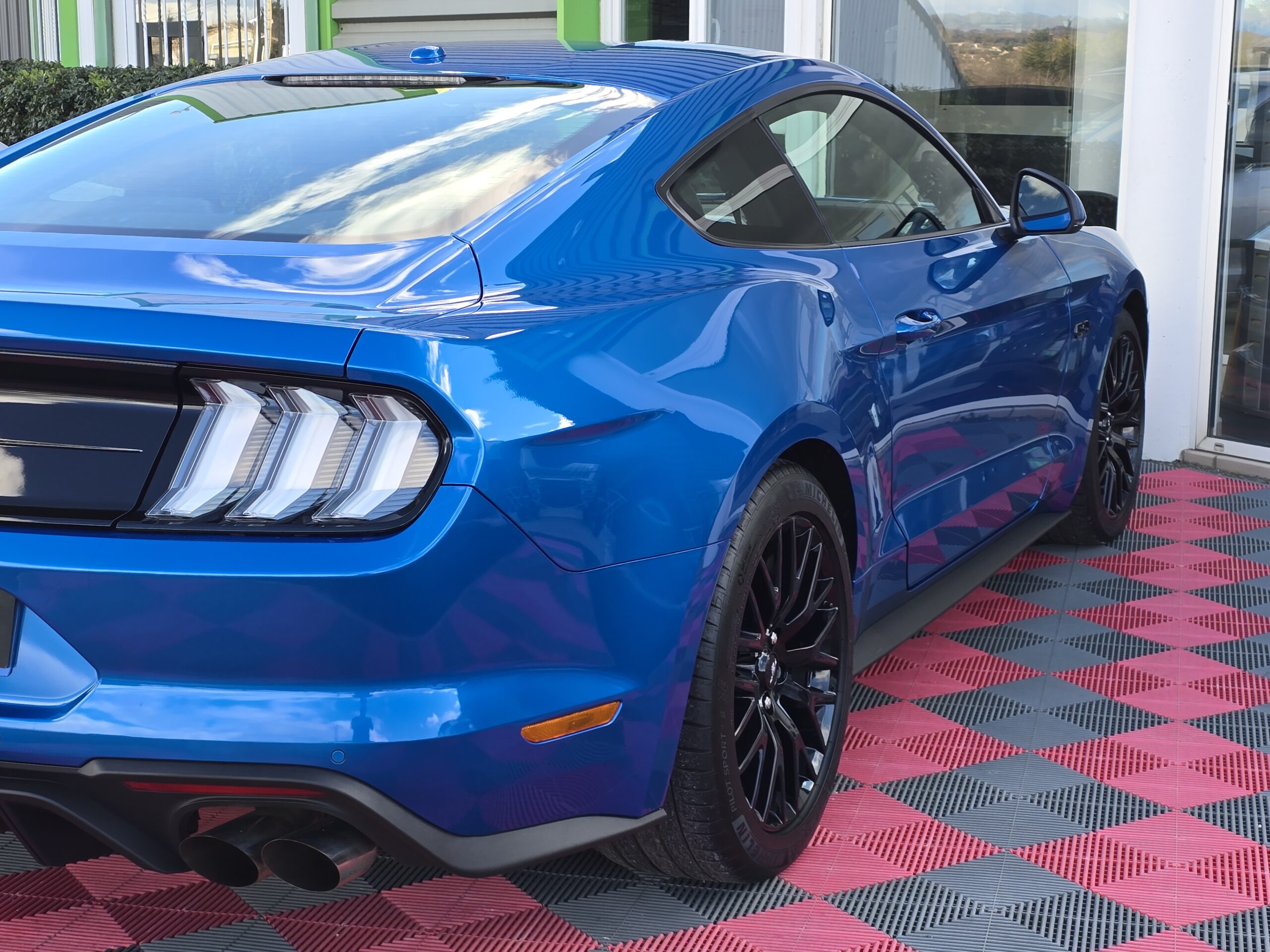 Photo Ford Mustang GT 5.0 v8 Fastback 450 ch BVA10 - 2020 - 13 200KM