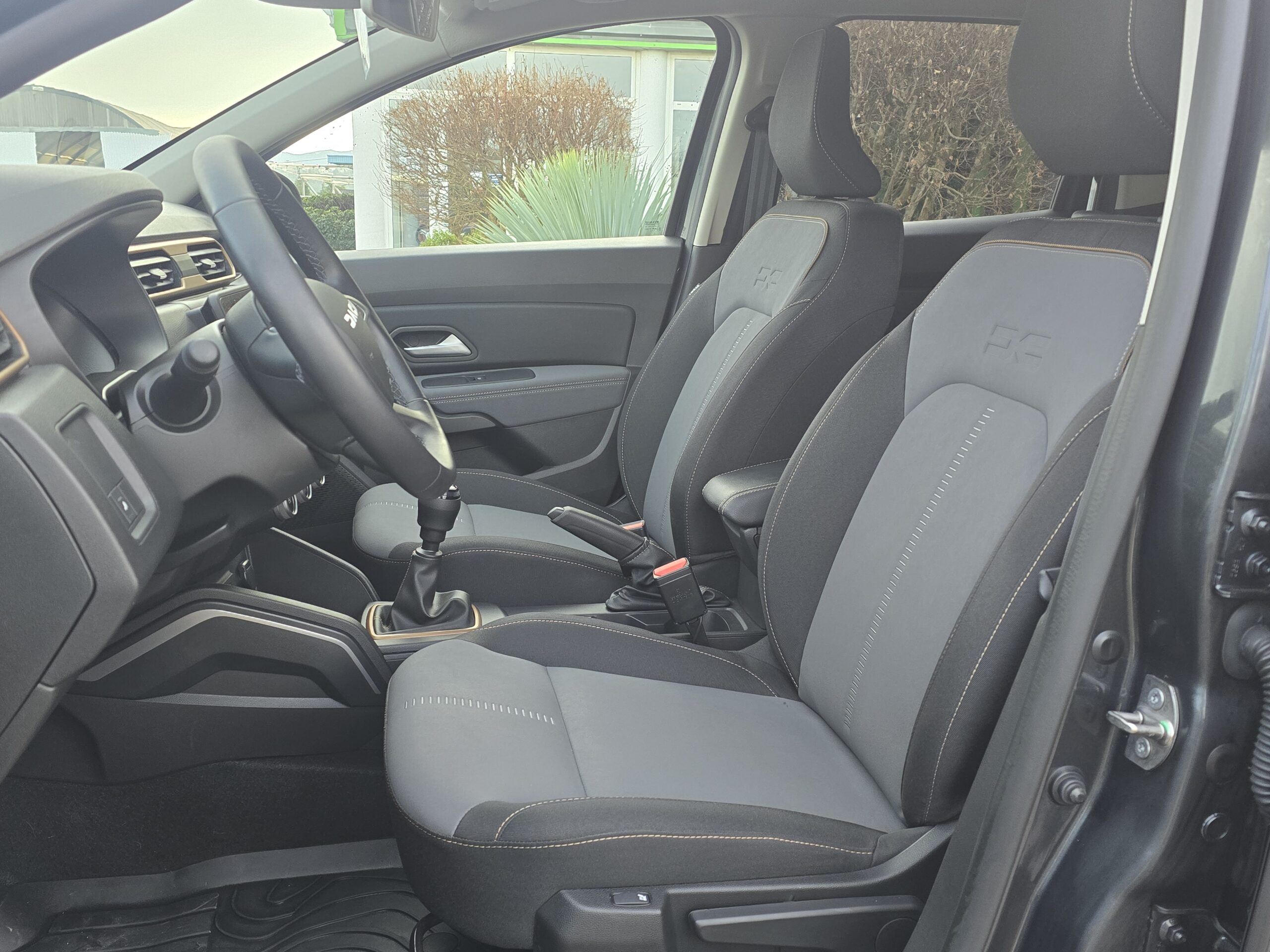 Photo Dacia Duster Extreme Blue DCI 115 4X4 Sièges chauffants + RS