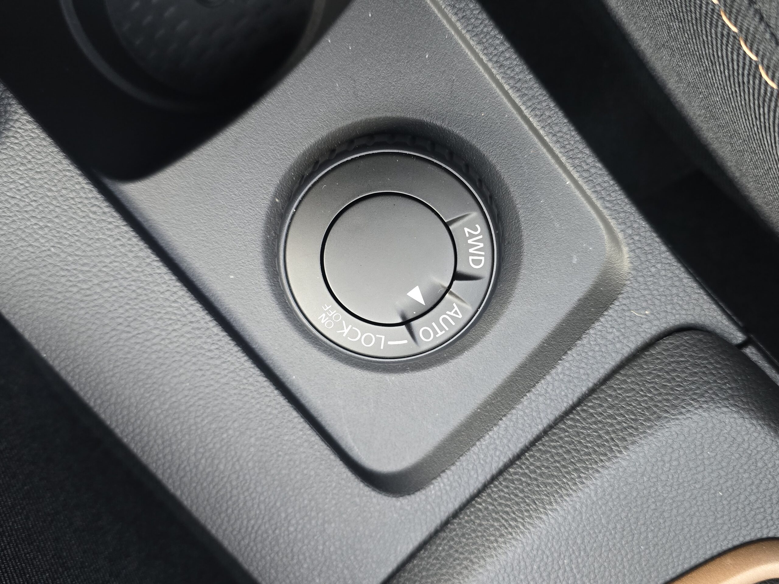 Photo Dacia Duster Extreme Blue DCI 115 4X4 Sièges chauffants + RS