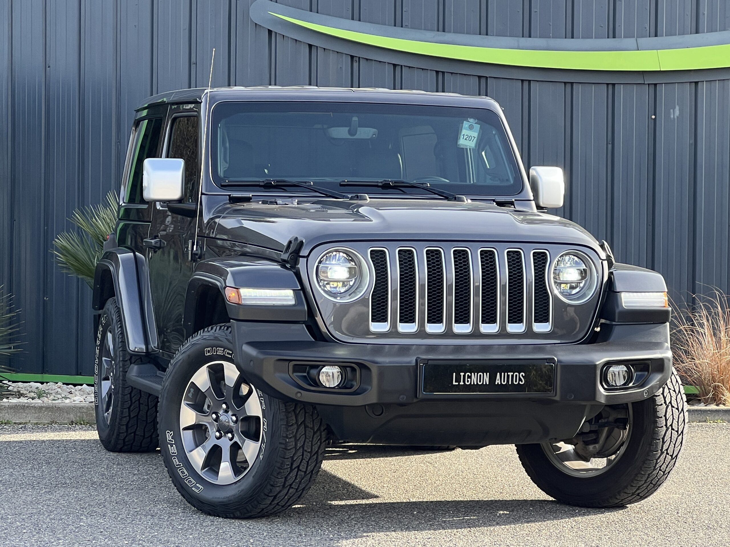 Jeep Wrangler Overland JL 3 Porte Essence 2.0 T 272 ch 4 places Hard top - Attelage
