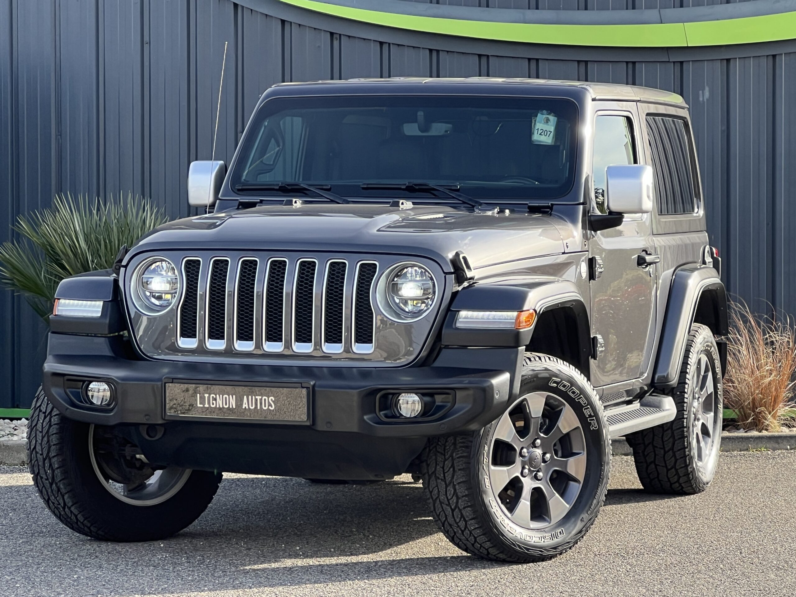 Photo Jeep Wrangler Overland JL 3 Porte Essence 2.0 T 272 ch 4 places Hard top - Attelage