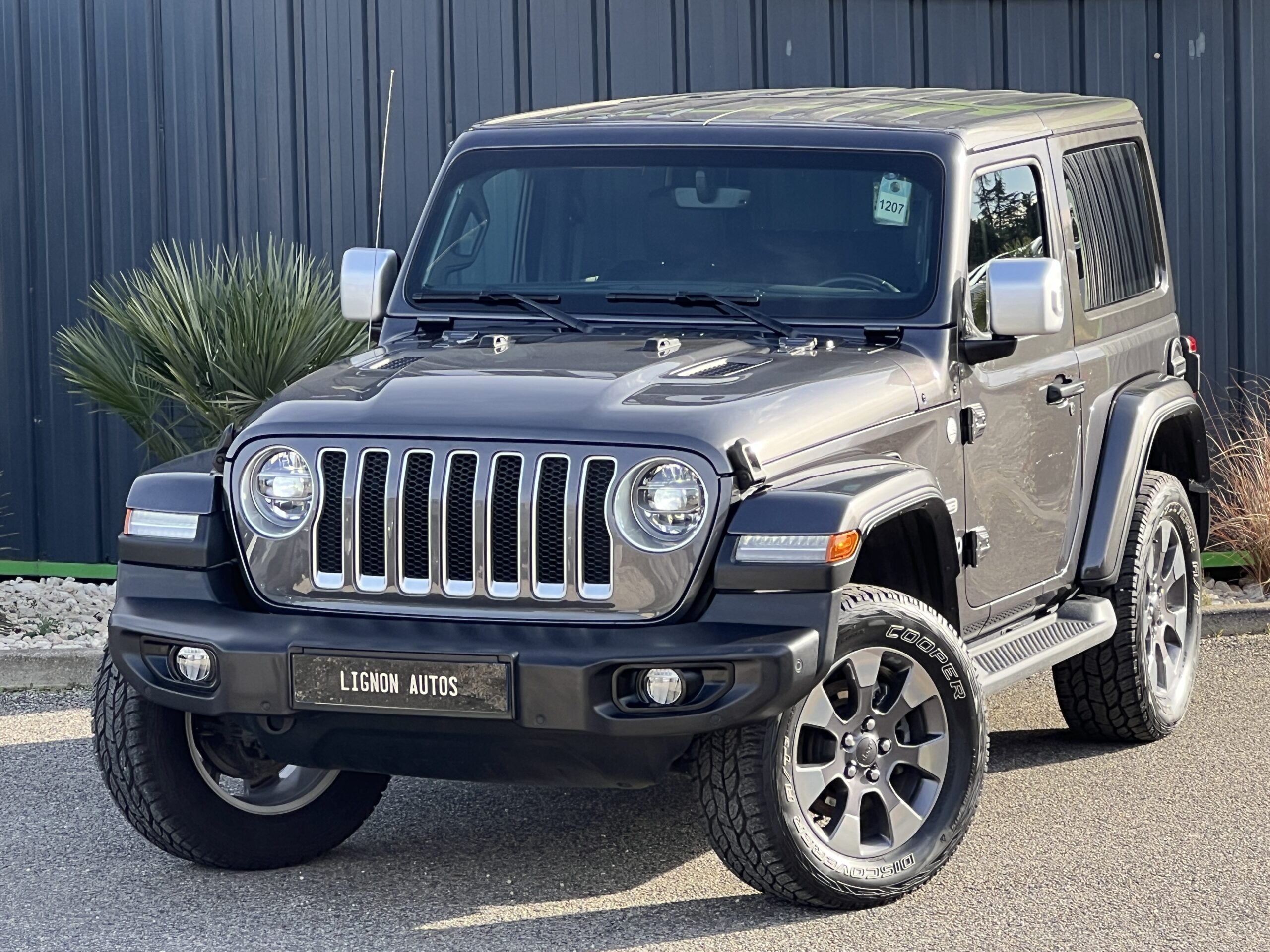 Photo Jeep Wrangler Overland JL 3 Porte Essence 2.0 T 272 ch 4 places Hard top - Attelage