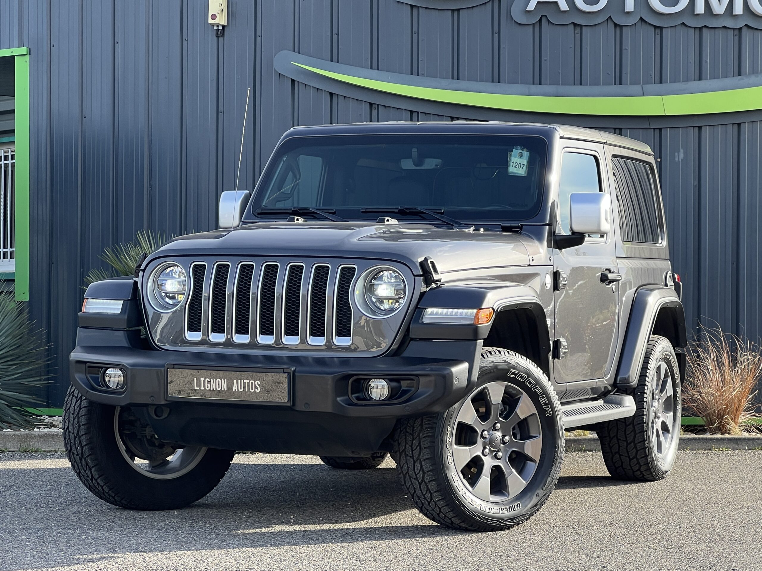 Photo Jeep Wrangler Overland JL 3 Porte Essence 2.0 T 272 ch 4 places Hard top - Attelage