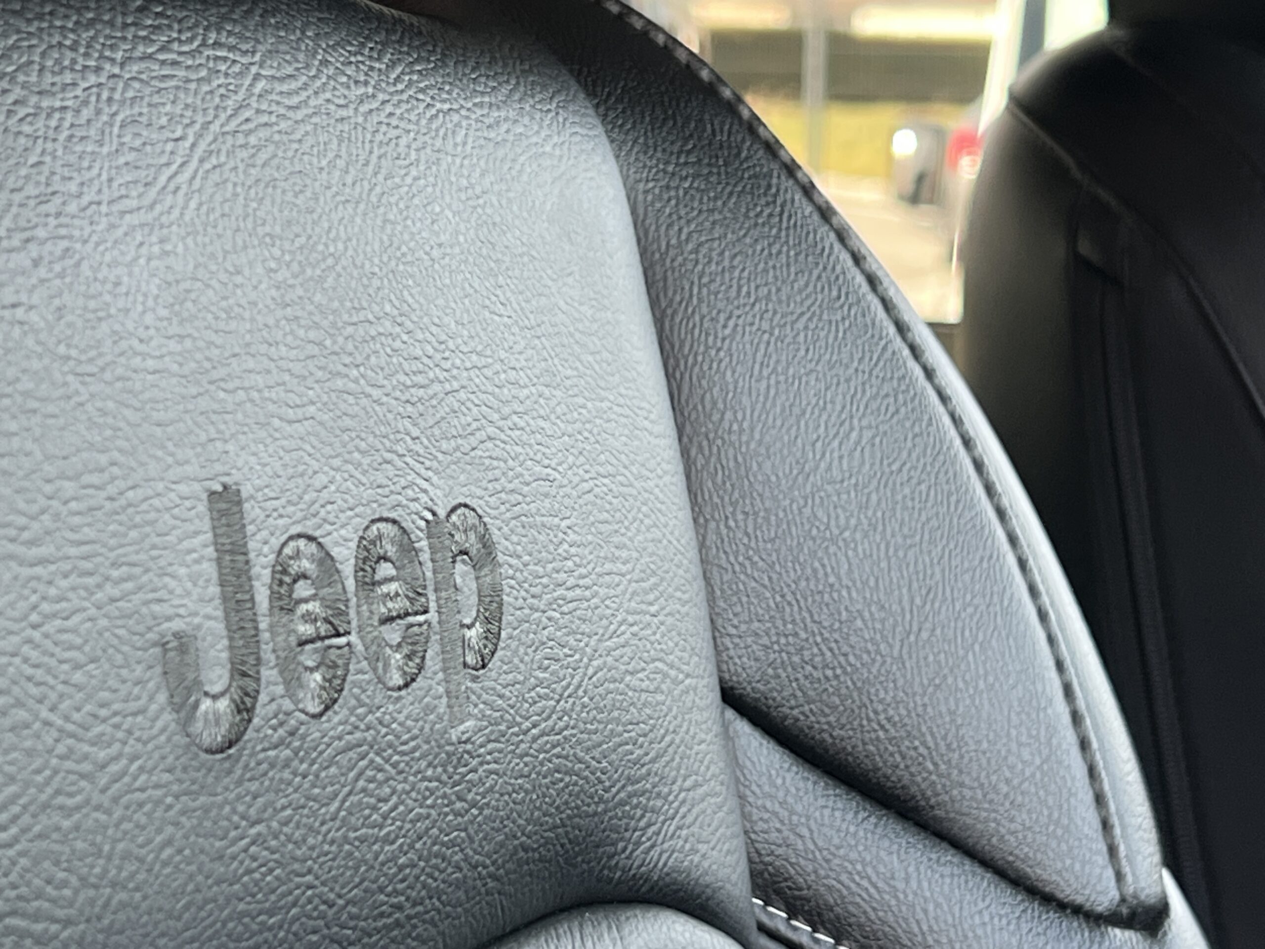 Photo Jeep Wrangler Overland JL 3 Porte Essence 2.0 T 272 ch 4 places Hard top - Attelage